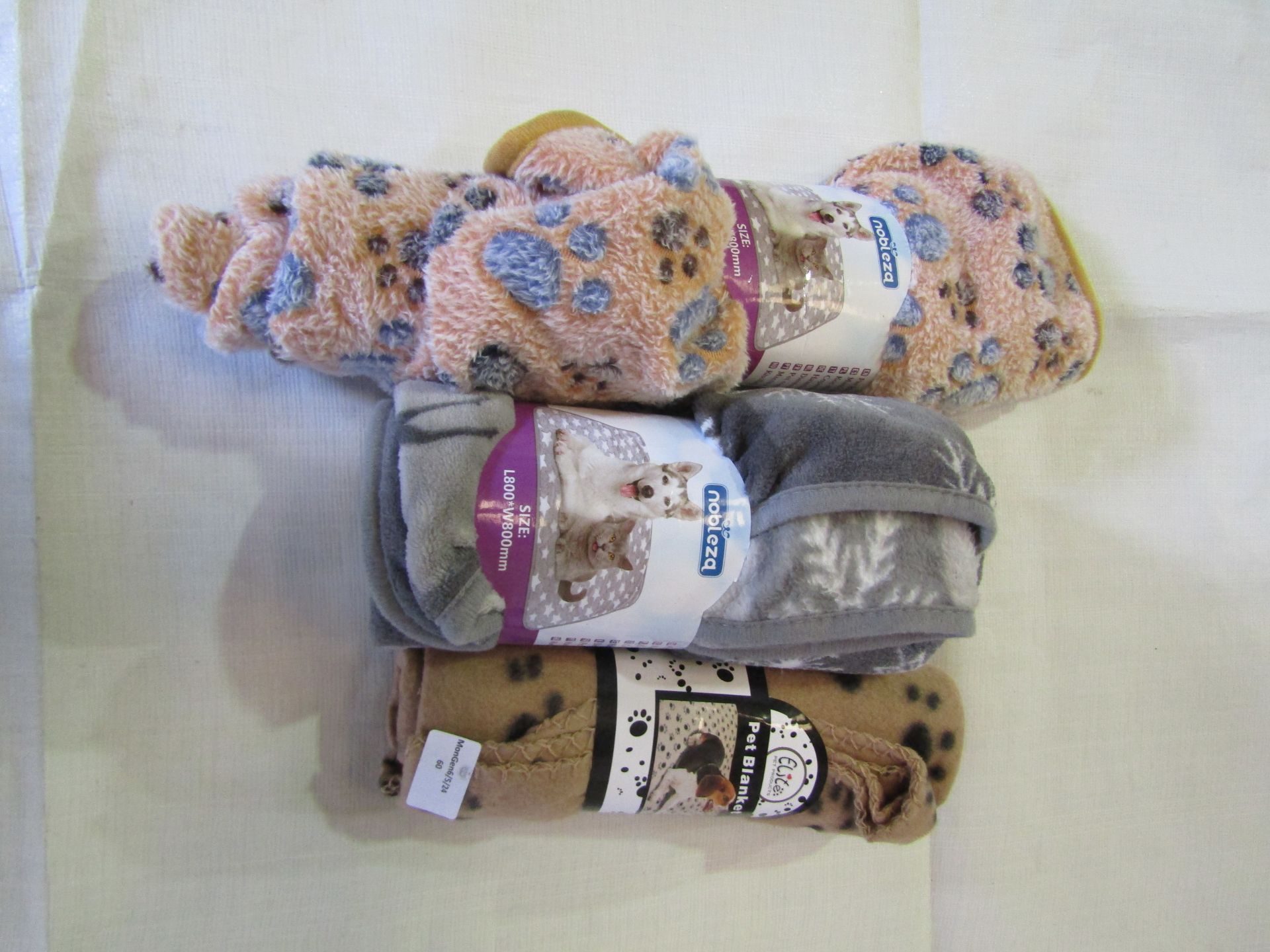 3x Various Pet Blankets, Please See Image For Further Detail - All Unchecked.