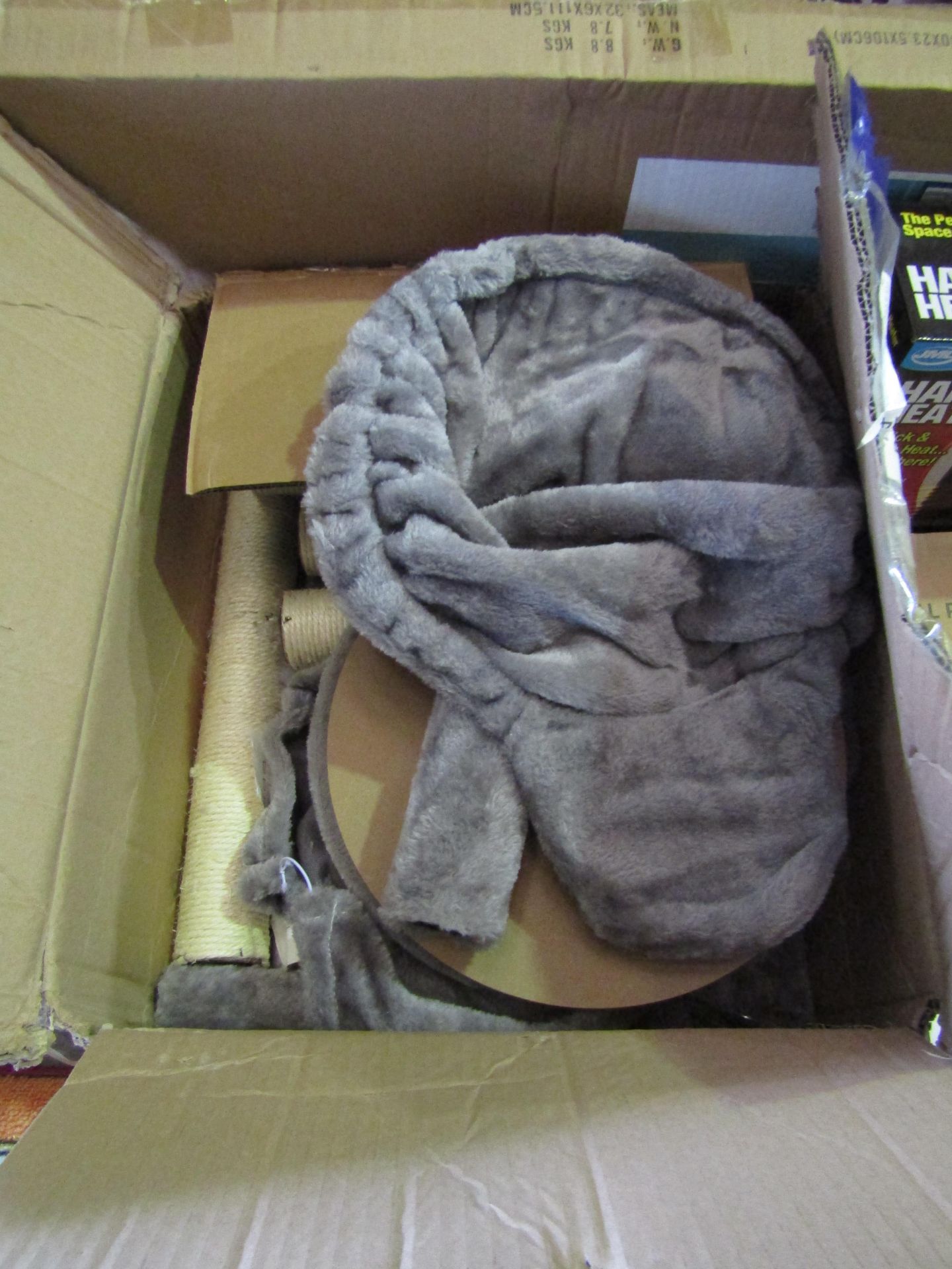 Large Cat Climbing Tower With Scratching Posts - Unchecked & Boxed.