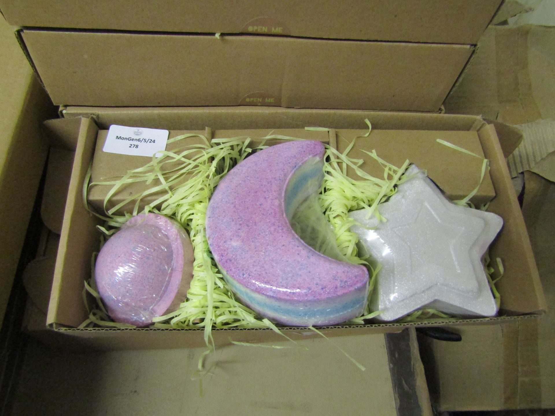 4x Bath Fizzer Trio Reach For The Stars - All New & Packaged.