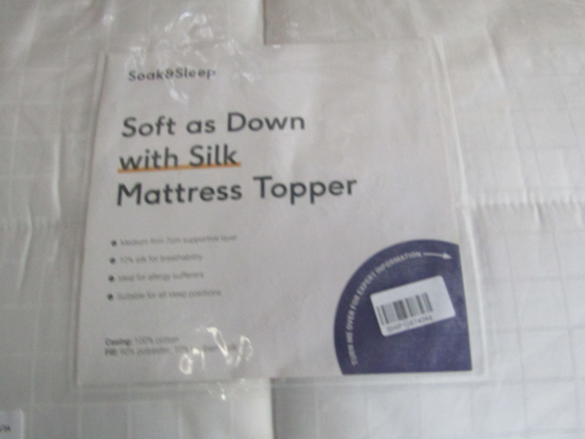 Soak & Sleep Soak & Sleep Soft as Down Microfibre with Silk Superking Mattress Topper RRP 180About