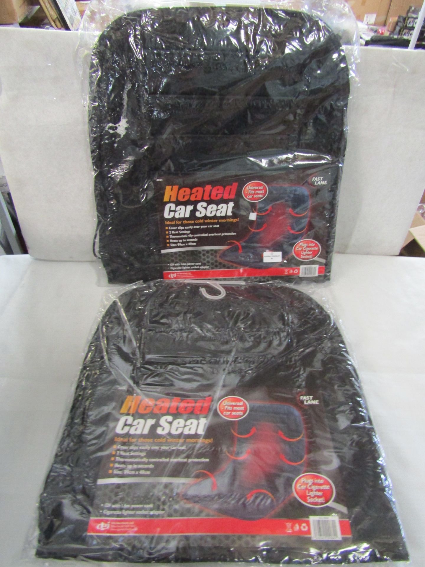 2X Fast Lane - Black Heated Car Seat ( Universal Fit ) - Packaged.