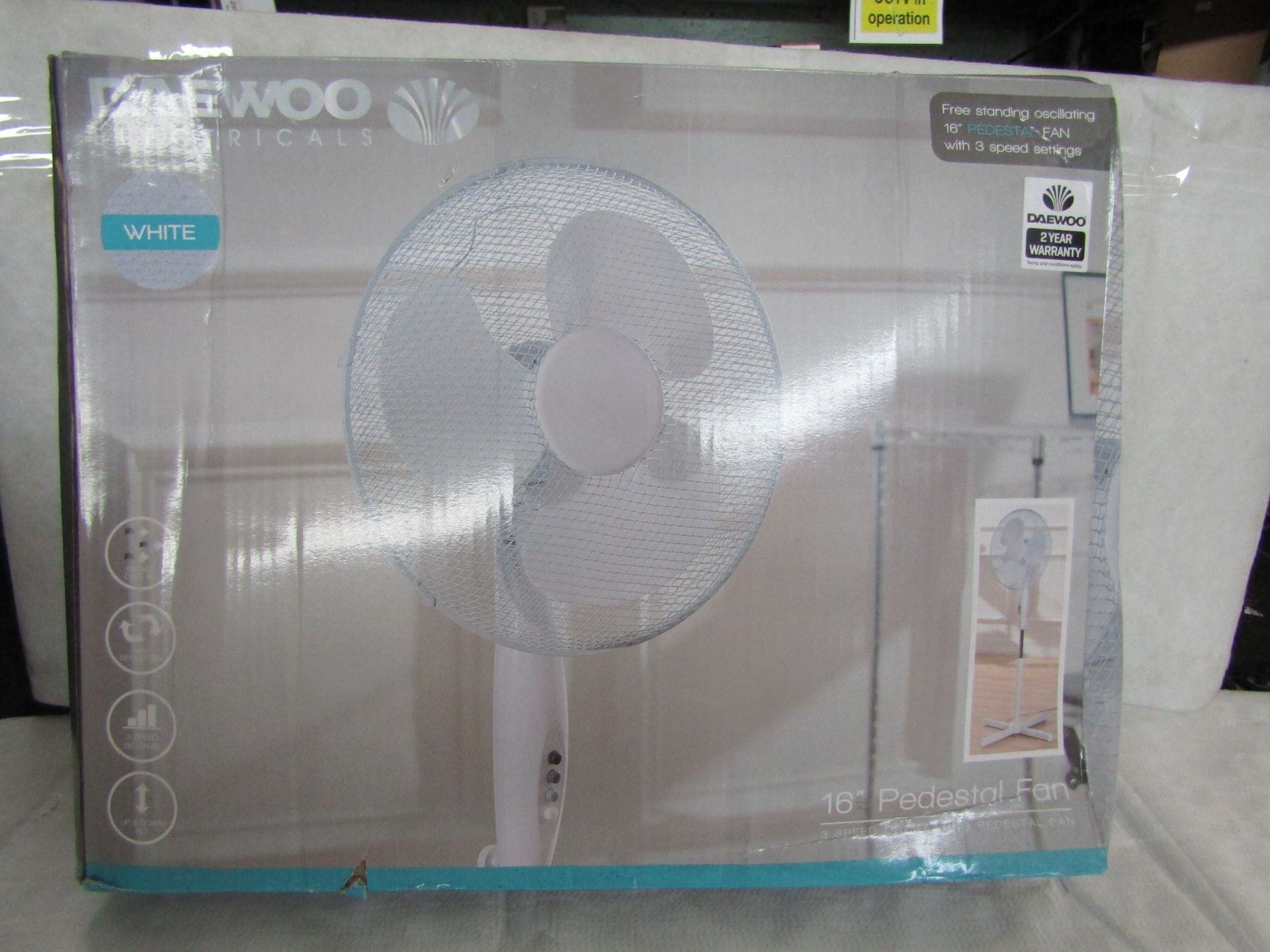 Daewoo - White 16" Floor Pedestal Fan - Untested & Boxed.
