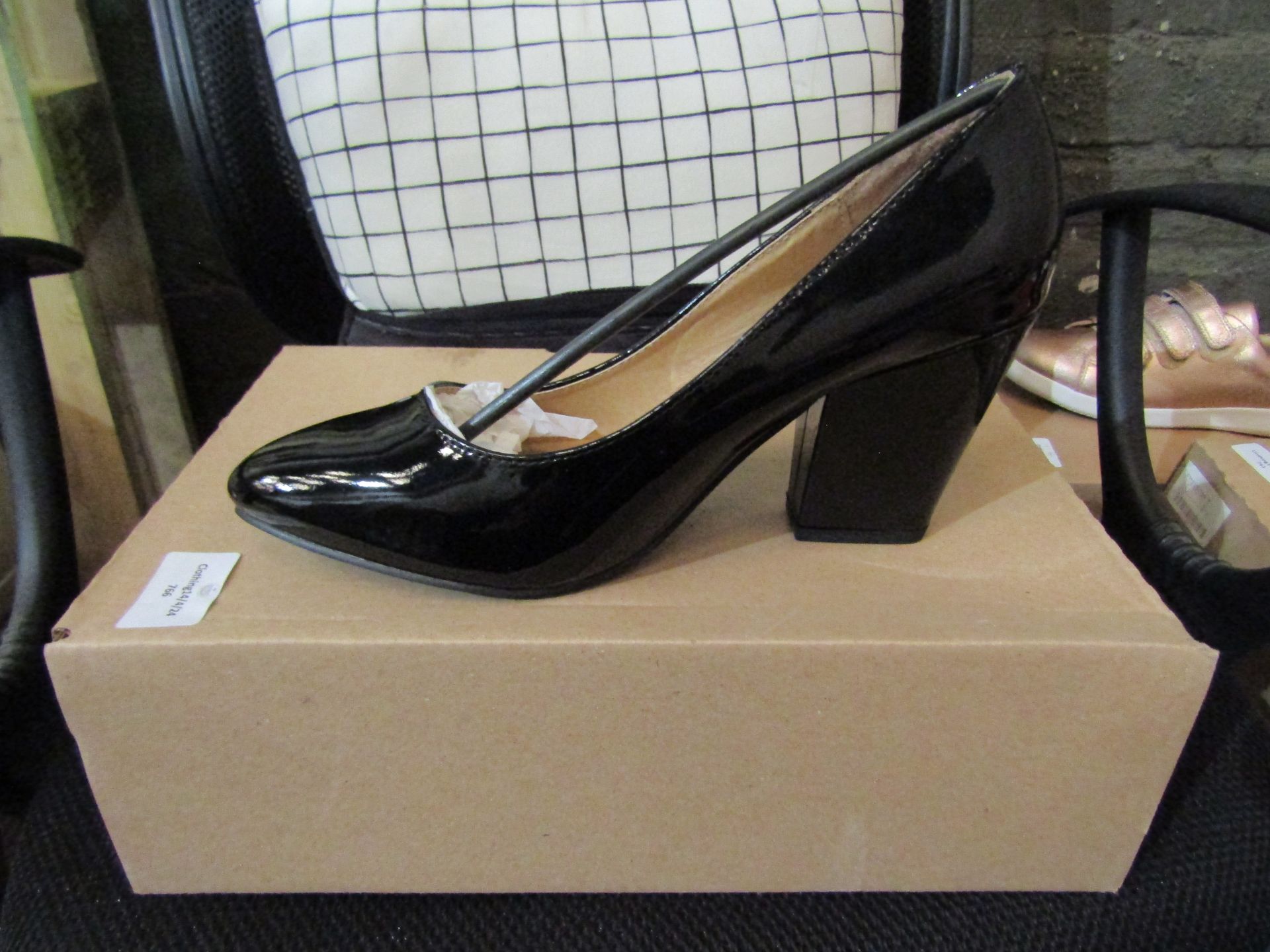 JD Williams Heavenly Soles Ladies Black Block Heeled Shoes, Size: 4E - Unworn & Boxed.