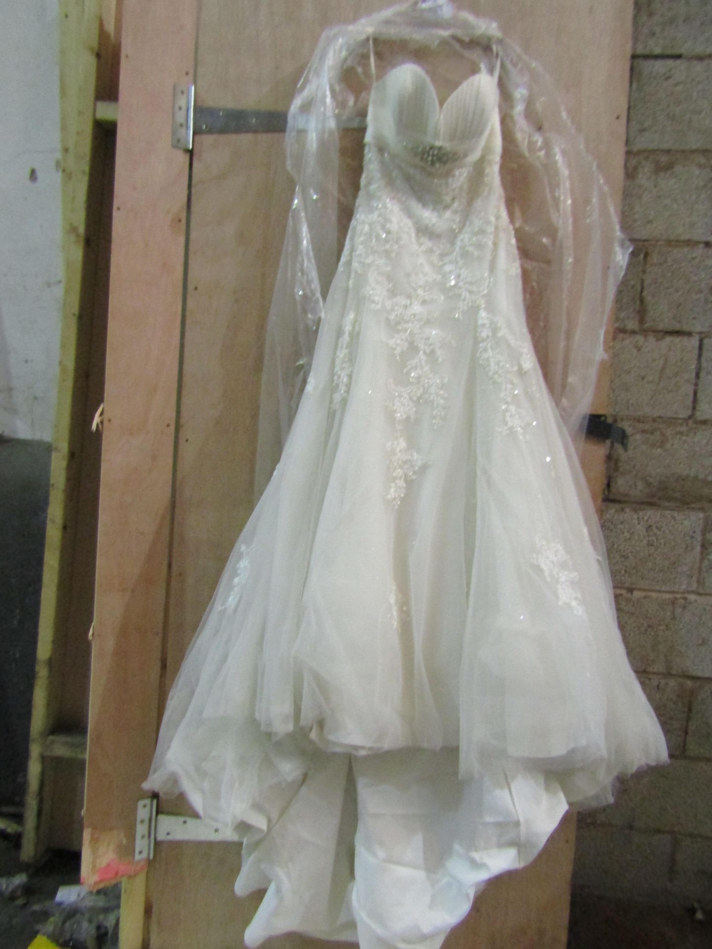 Approx 500 pieces of wedding shop stock to include wedding dresses, mother of the bride, dresses, - Image 82 of 108