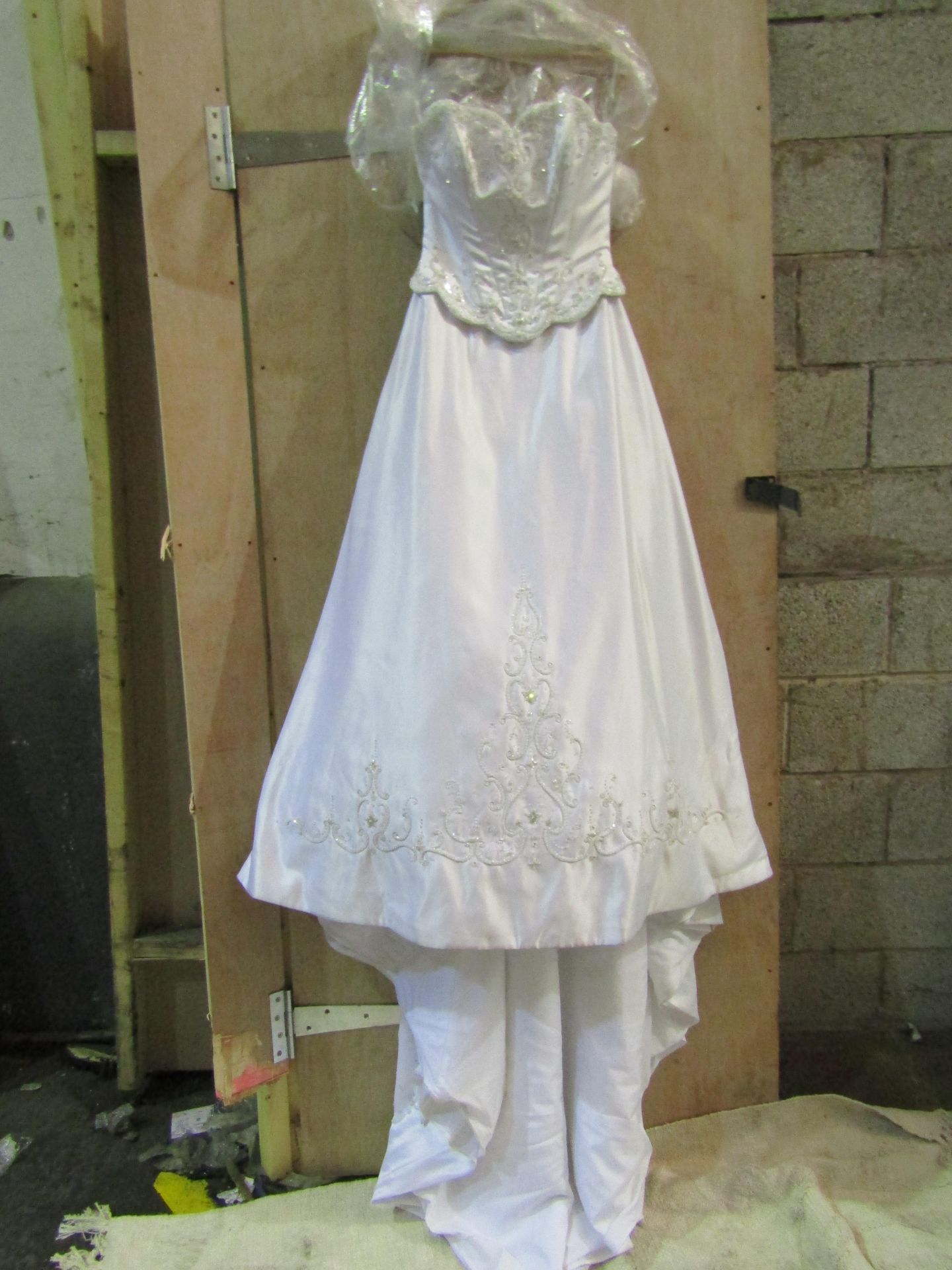 Approx 500 pieces of wedding shop stock to include wedding dresses, mother of the bride, dresses, - Image 103 of 108