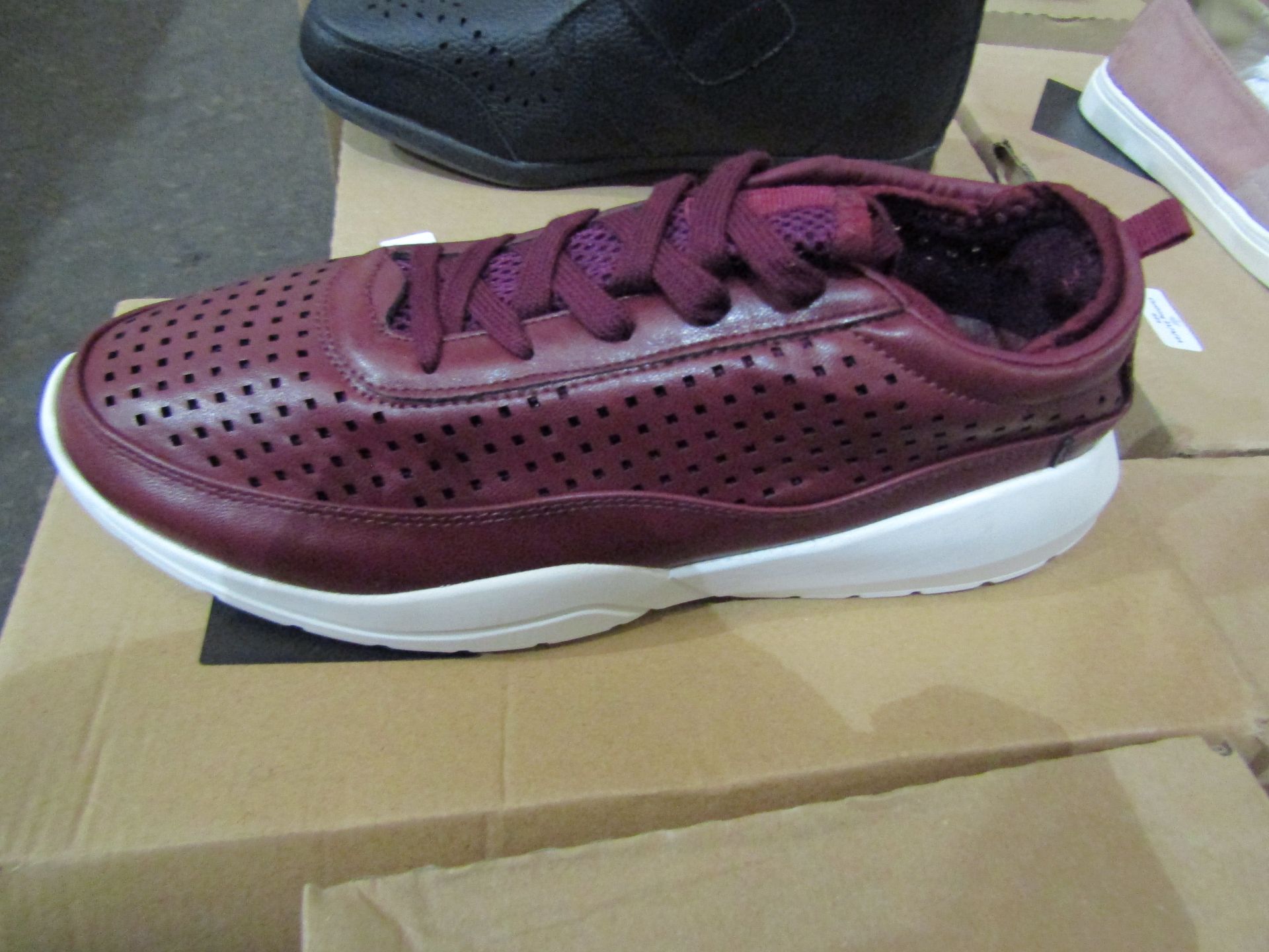 JD Williams Heavenly Soles Ladies Burgundy Trainers, Size: 9E - Need A Clean & Boxed.