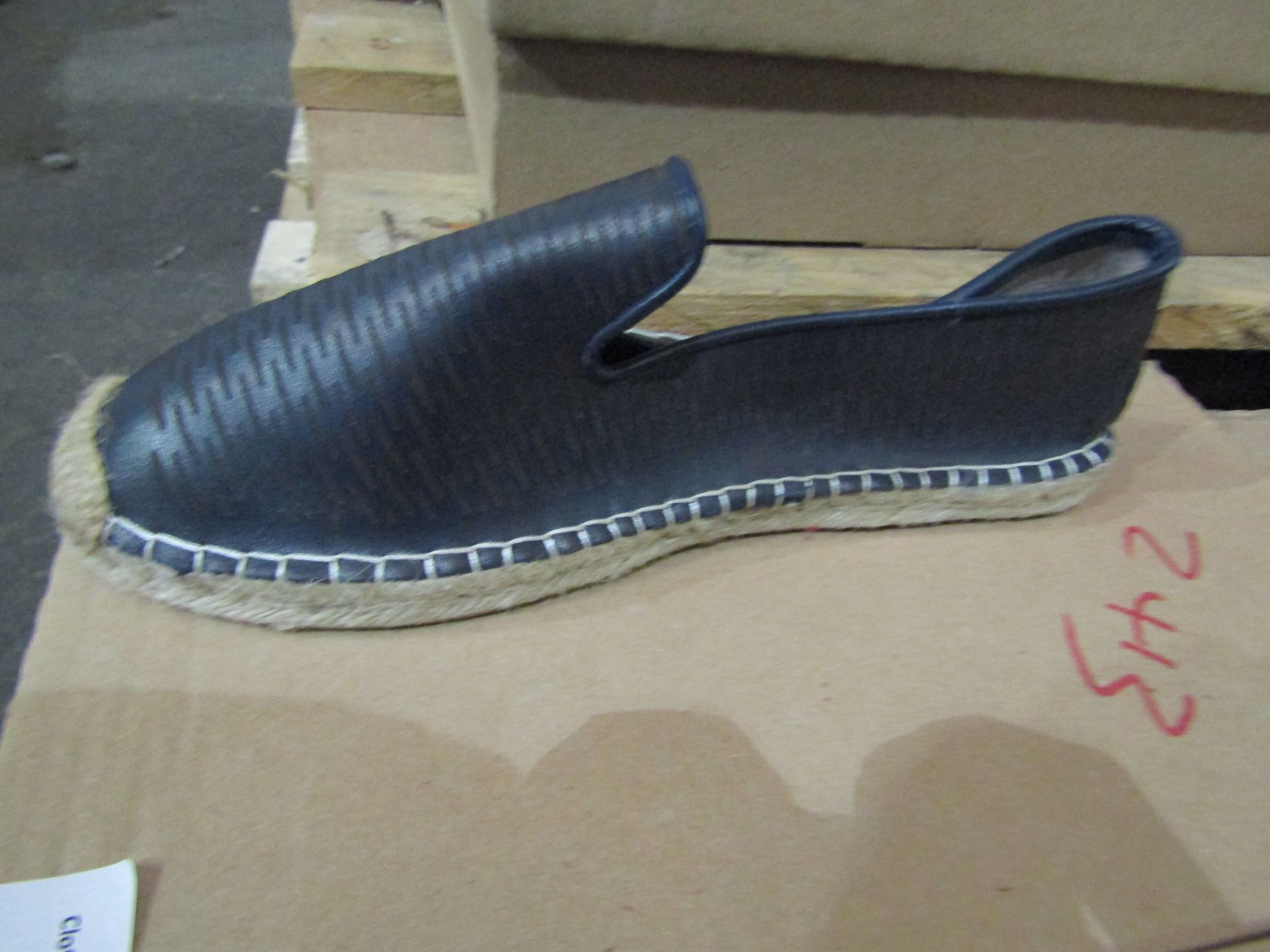 JD Williams Lotus Ladies Slip On Flat Shoes, Size: 6 - Unused & Boxed.