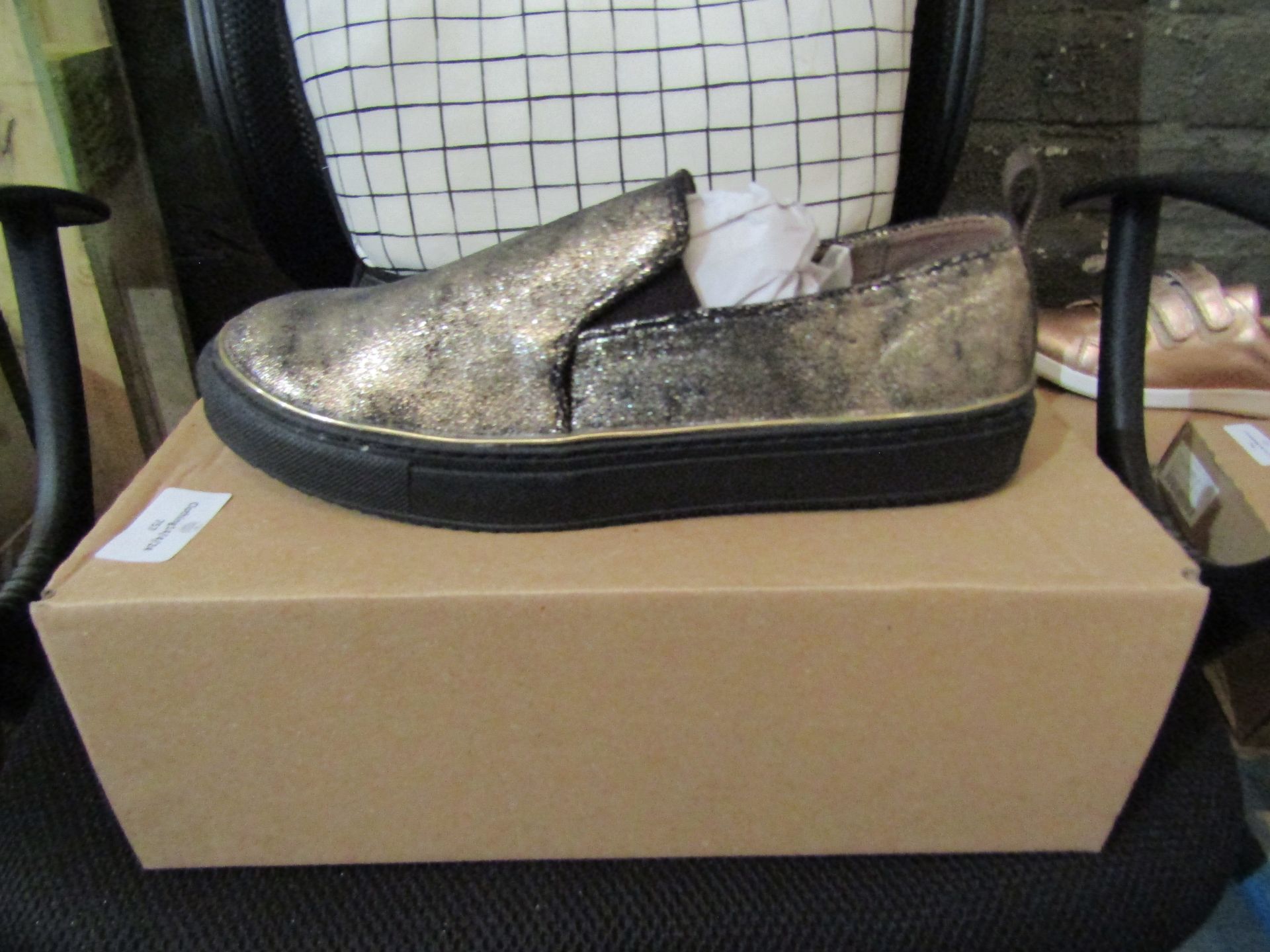 JD Williams Ladies Gold Heavenly Soles Slip On Shoes, Size: 5E - Unworn & Boxed.