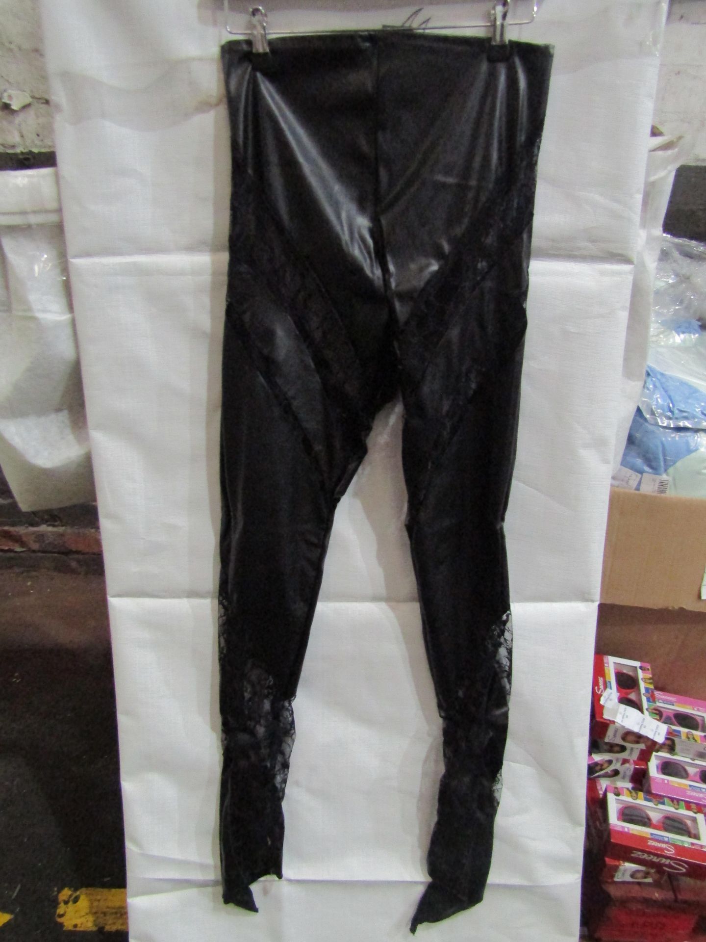 1x Box Containing Approx 40x Pretty Little Thing Shape Black Faux Leather Lace Insert Leggings, Size