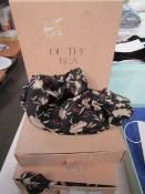 Of The Bea Silk Headband Beatrice Jenkins Floral RRP 85About the Product(s)Drawing on the beauty