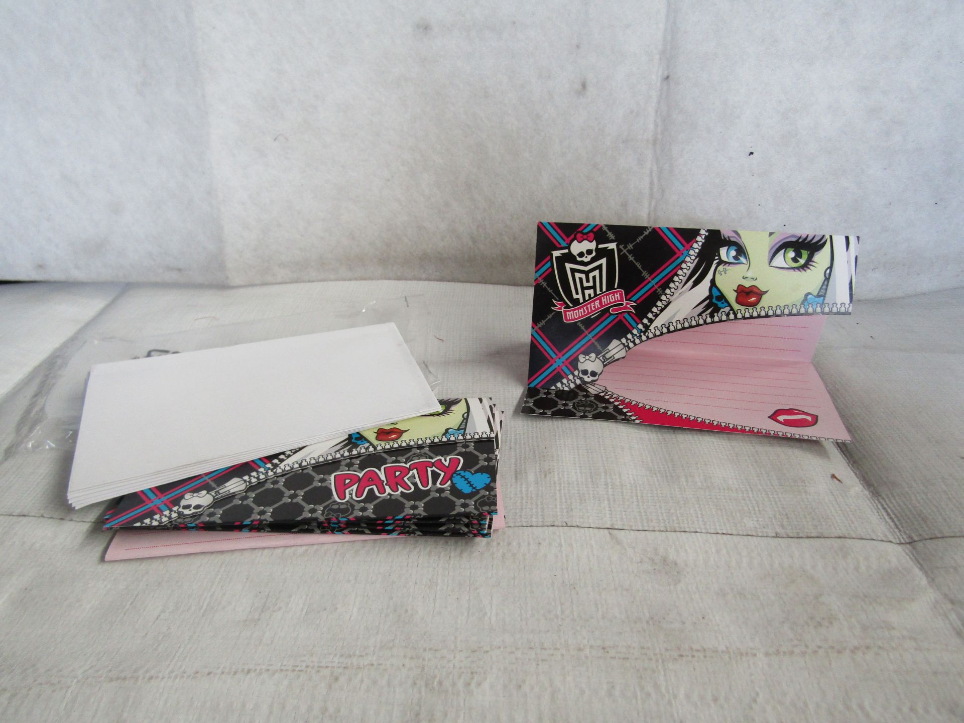 240X Monster High - Sets of 10 Party Invitations - New & Packaged.