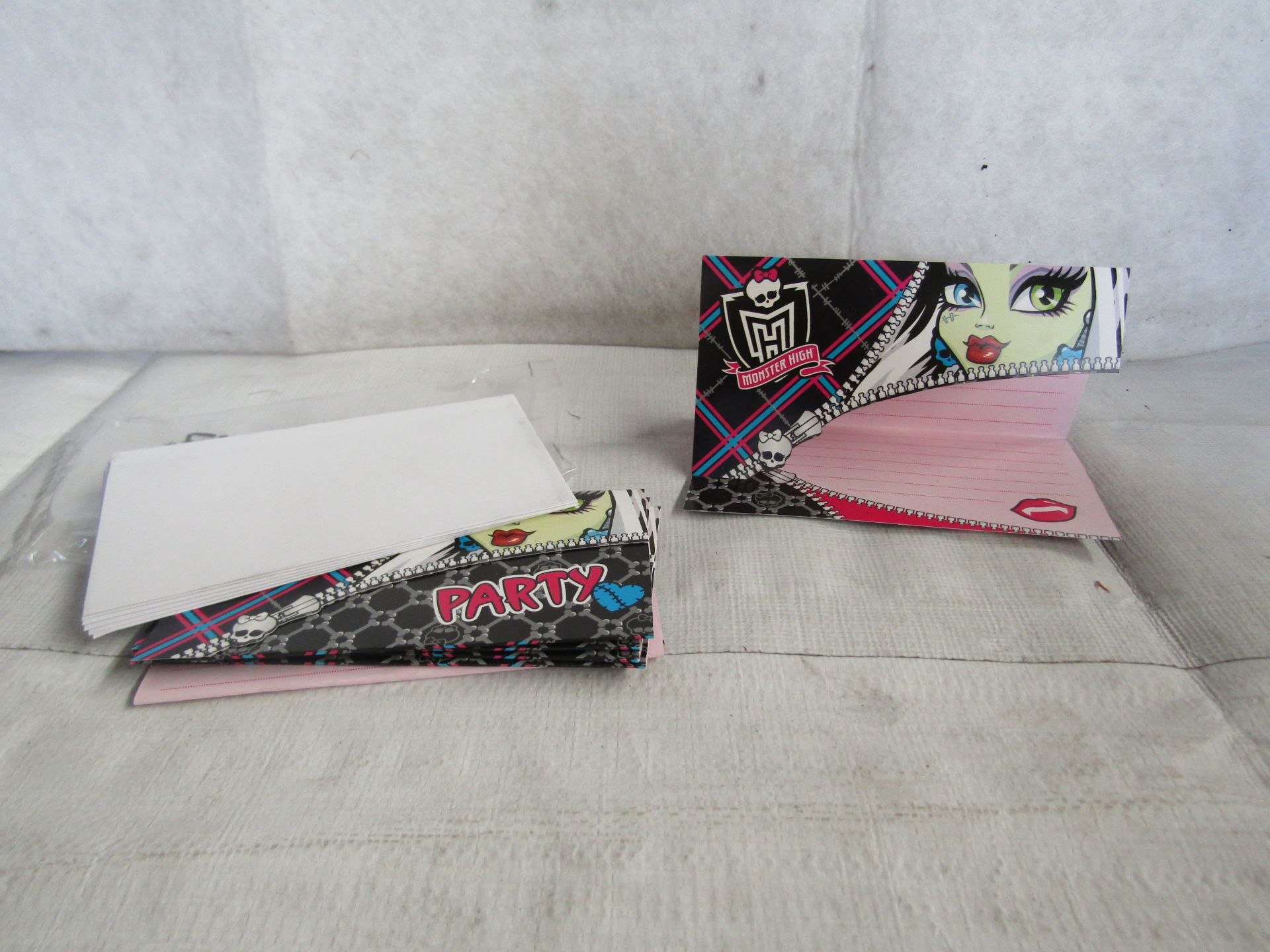 240X Monster High - Sets of 10 Party Invitations - New & Packaged.
