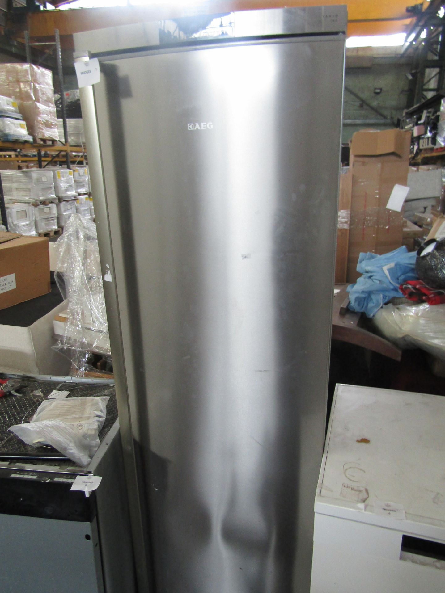 AEG - Santo Oko Silver Freestanding Fridge - Powers On, Does Not Get Cold. Need Intensive Clean. May