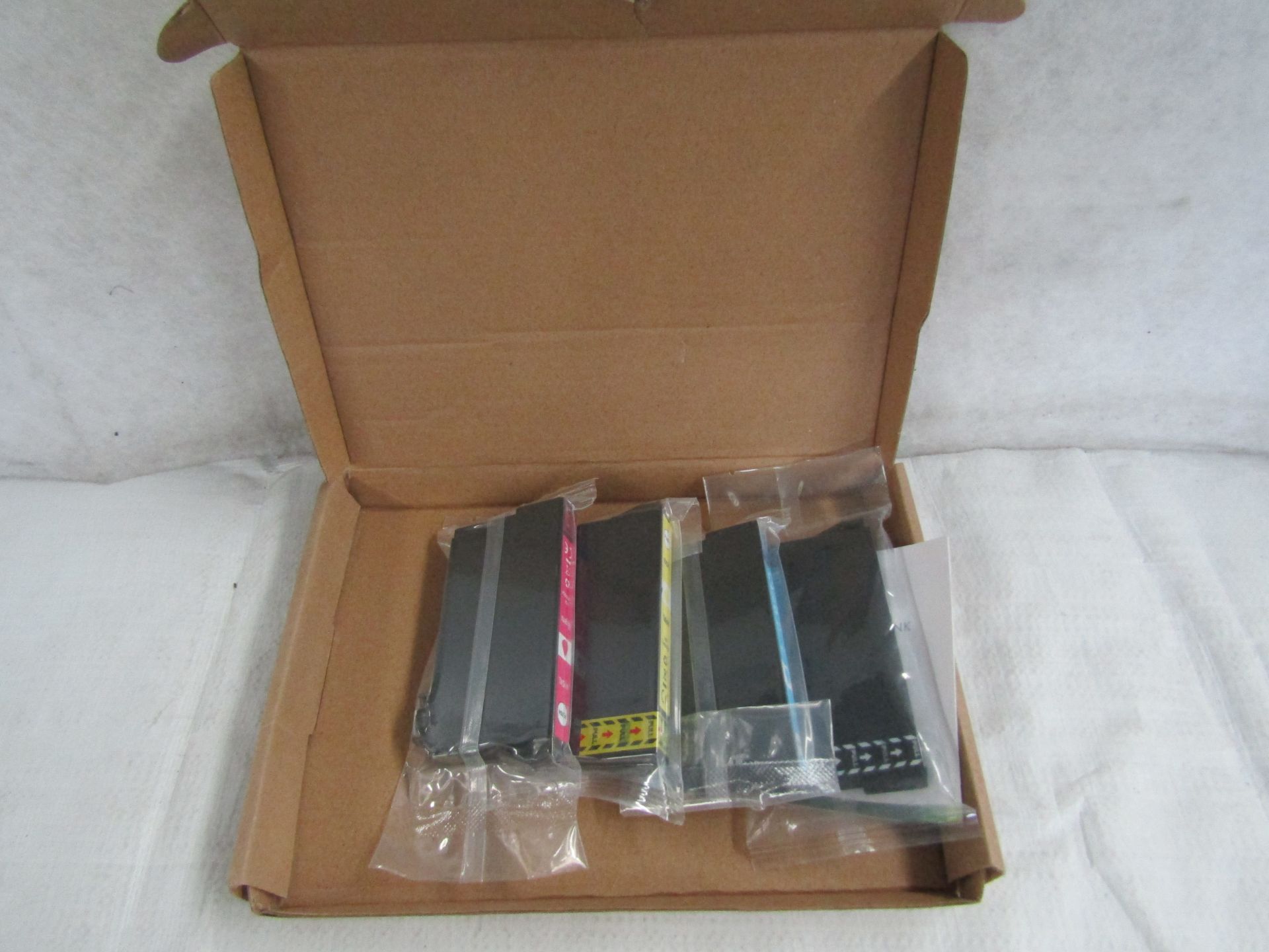 4x Compatiblr Ink Cartridges, Unchecked & Packaged.