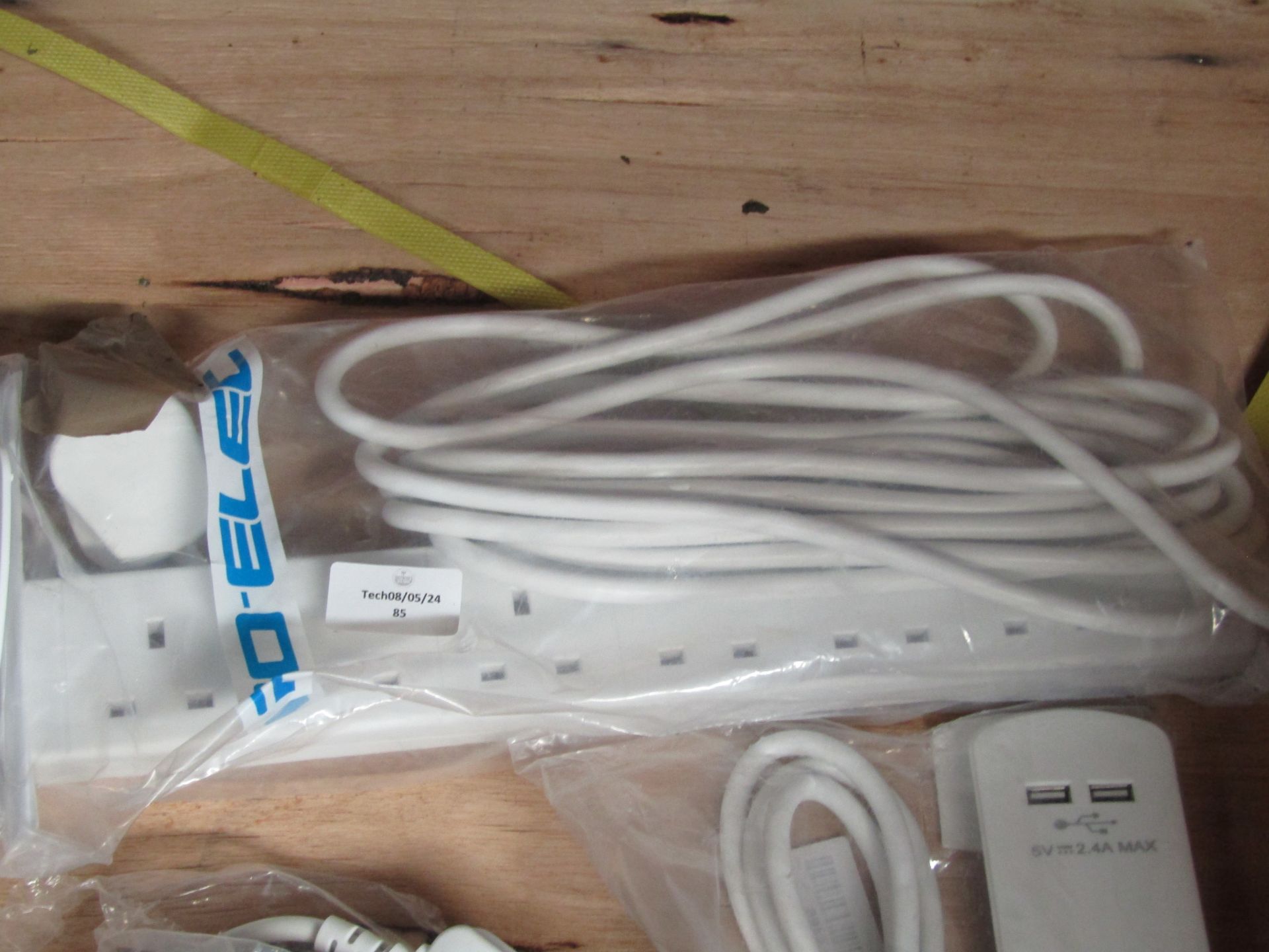 PRO-ELEC 2m 6-Gang Extention Lead - Unchecked & Packaged.