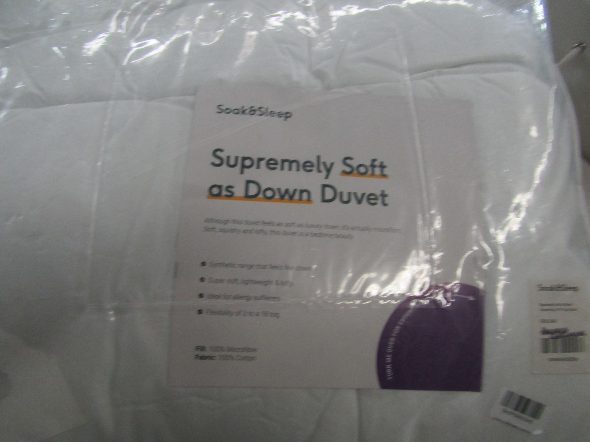 Soak & Sleep Soak & Sleep 9 Tog Soft As Down Microfibre Superking Duvet RRP 78About the Product(s) - Image 2 of 2