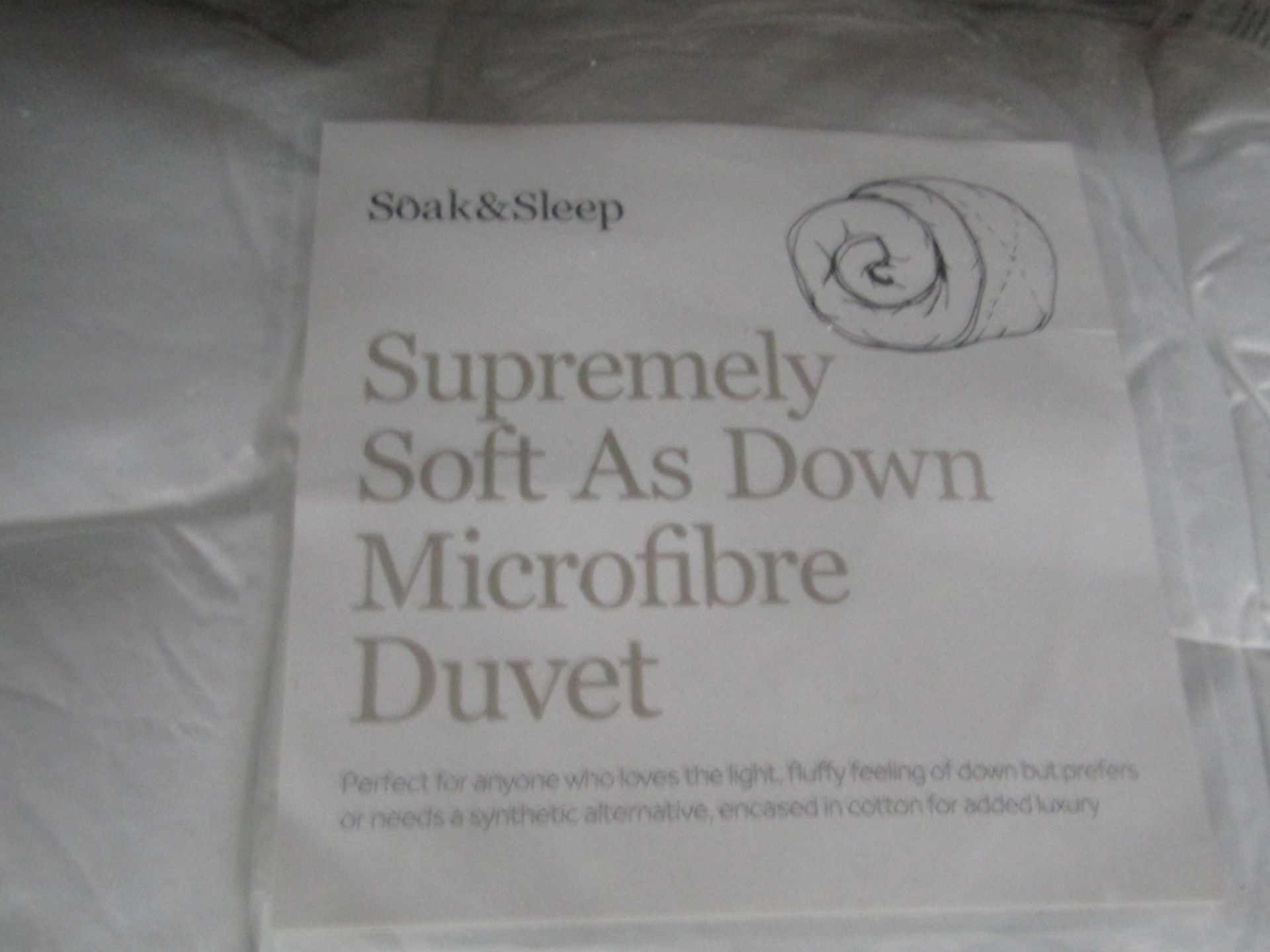 Soak & Sleep Soak & Sleep 4.5 Tog Soft As Down Microfibre Superking Duvet RRP 65About the Product( - Image 2 of 2
