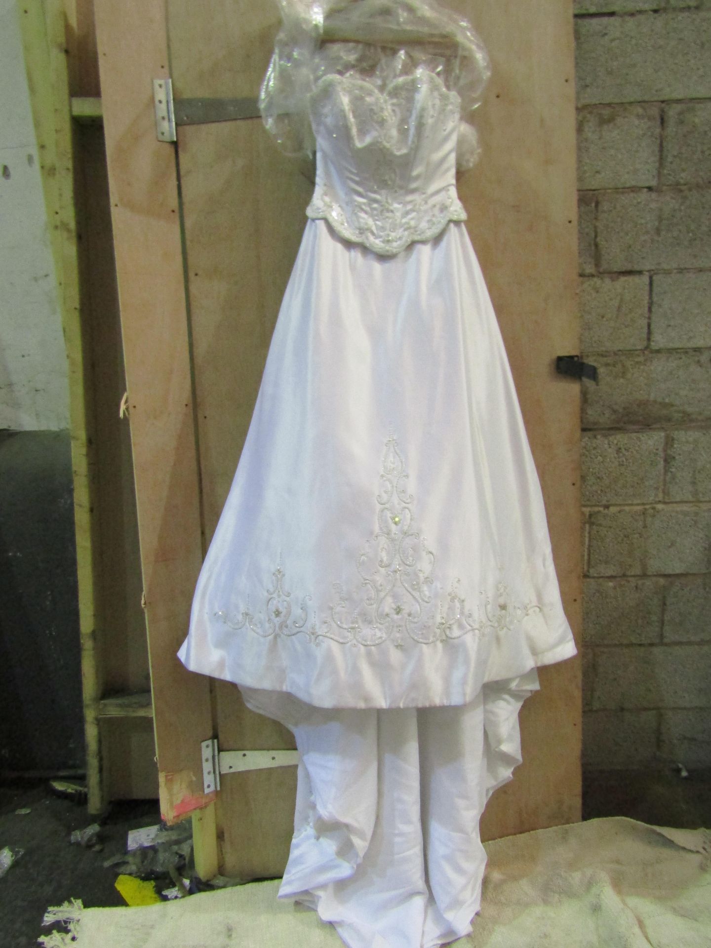 Approx 500 pieces of wedding shop stock to include wedding dresses, mother of the bride, dresses, - Image 38 of 43