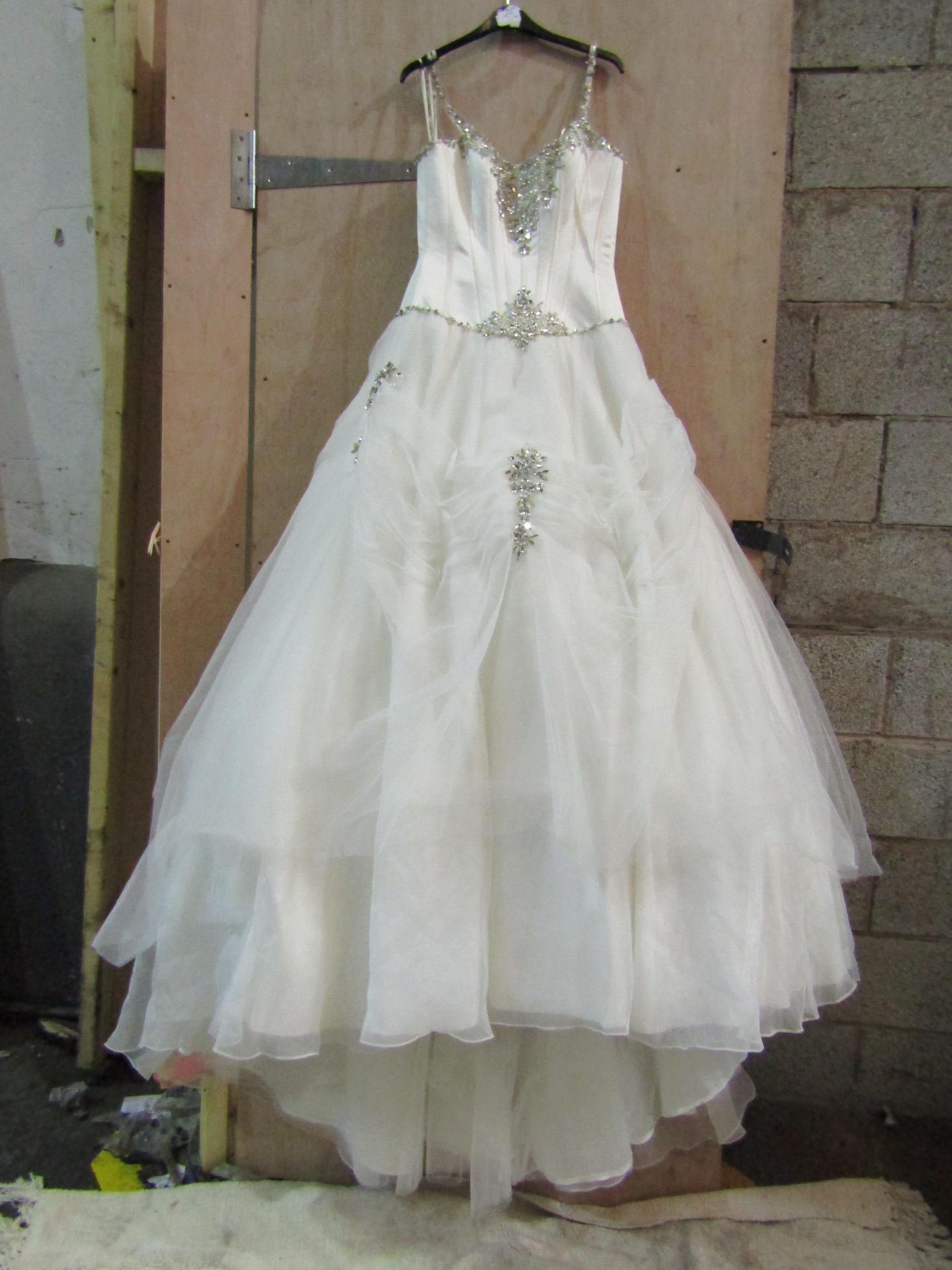 Approx 500 pieces of wedding shop stock to include wedding dresses, mother of the bride, dresses, - Image 12 of 43