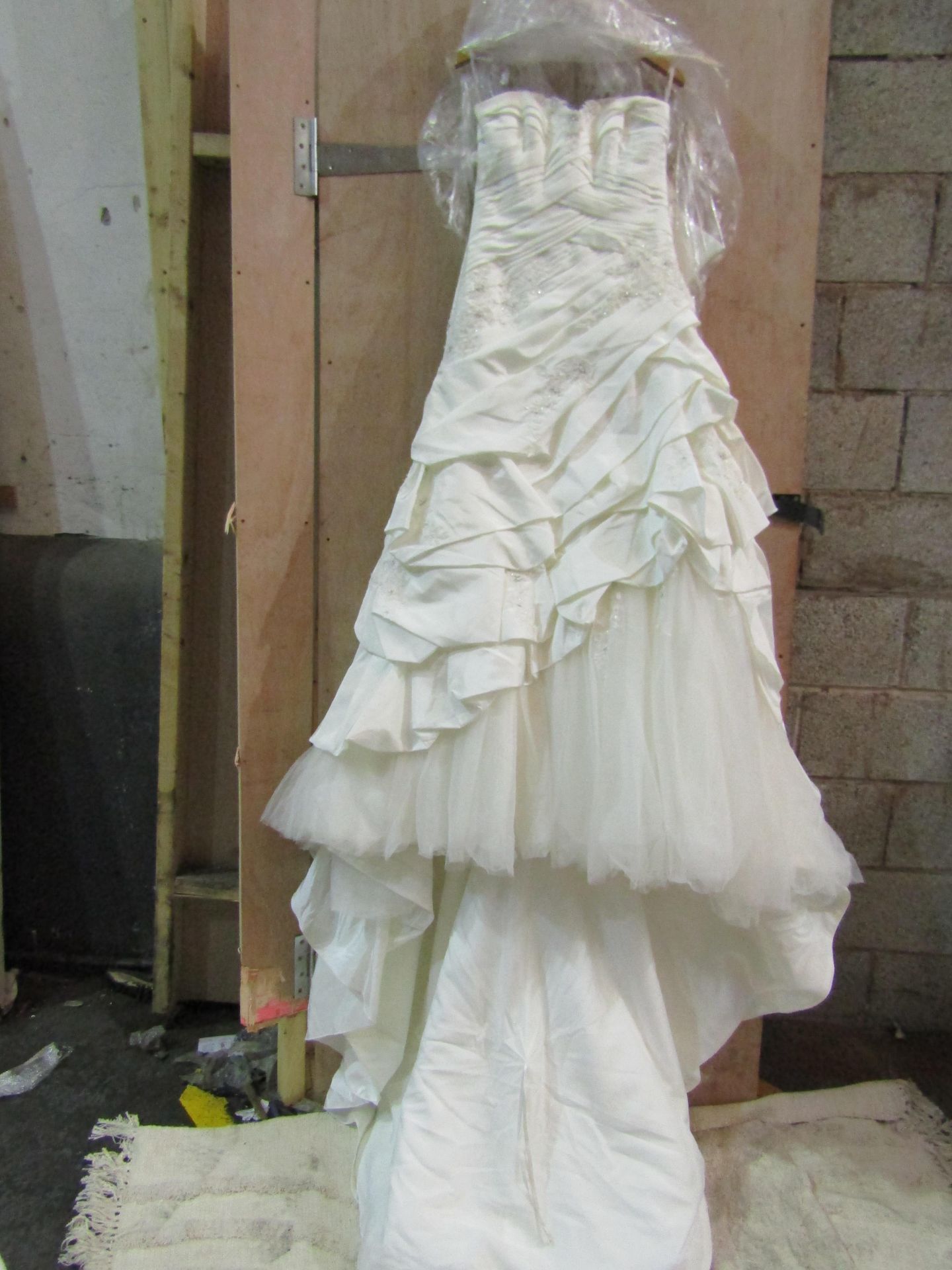 Approx 500 pieces of wedding shop stock to include wedding dresses, mother of the bride, dresses, - Image 20 of 43