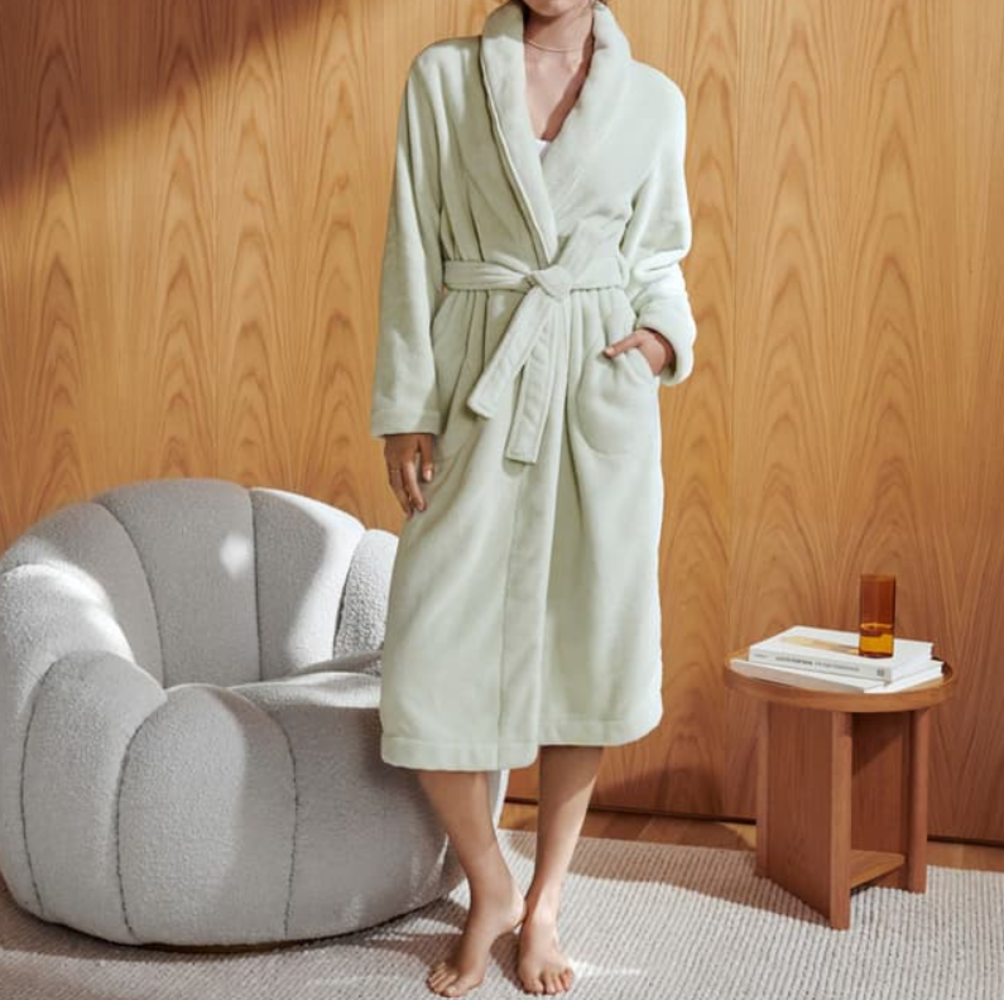 £8 start on Sheridans High end dressing gowns, 0% buyers premium