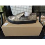 JD Williams Ladies Gold Heavenly Soles Slip On Shoes, Size: 5E - Unworn & Boxed.