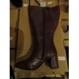 JD Williams Ladies Knee High Heeled Boots, Size: 4 - Unused & Boxed.