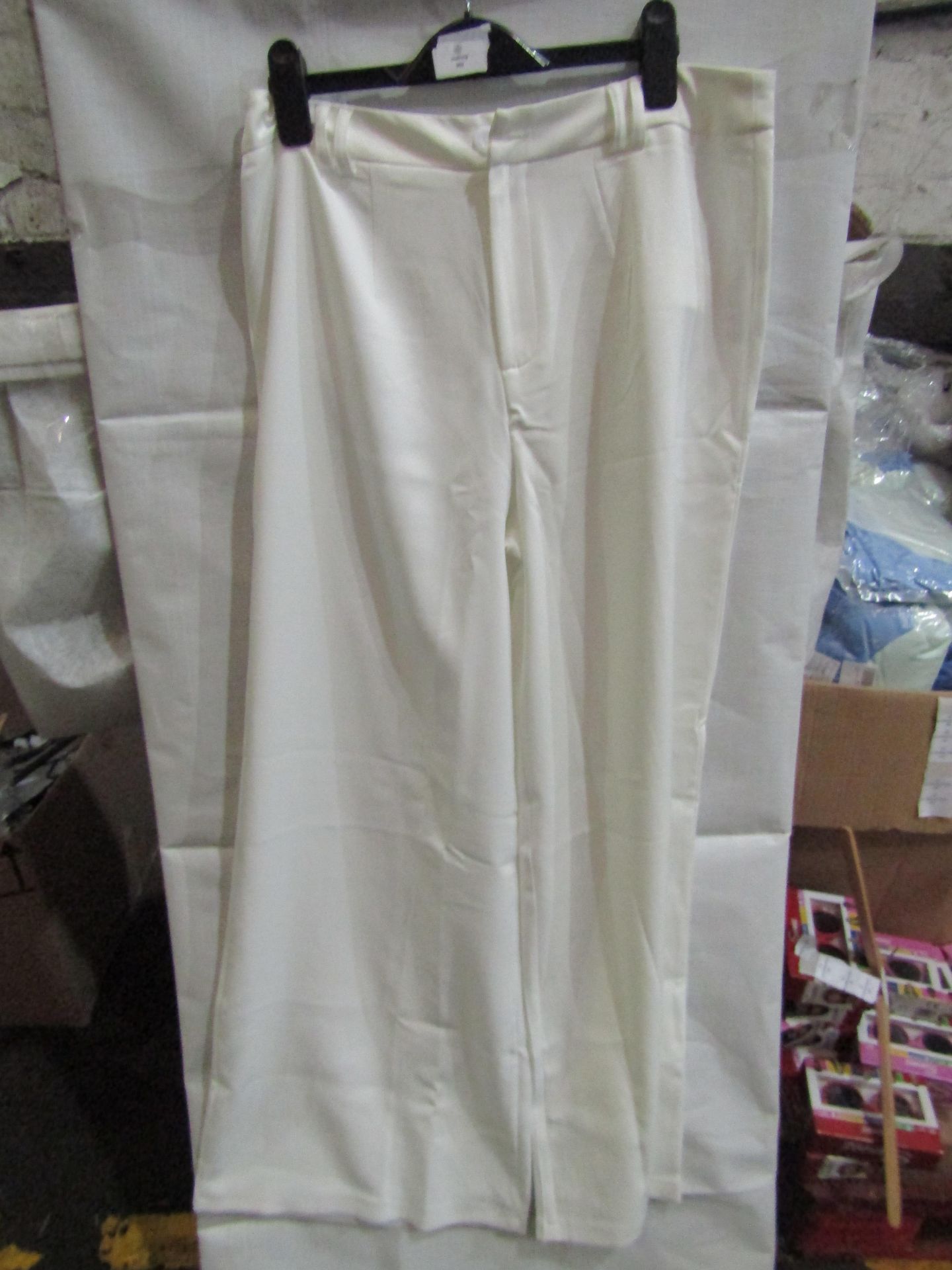 3 x PrettyLittleThing White Woven Double Belt Loop Suit Trousers, Size: 8 - New & Packaged.