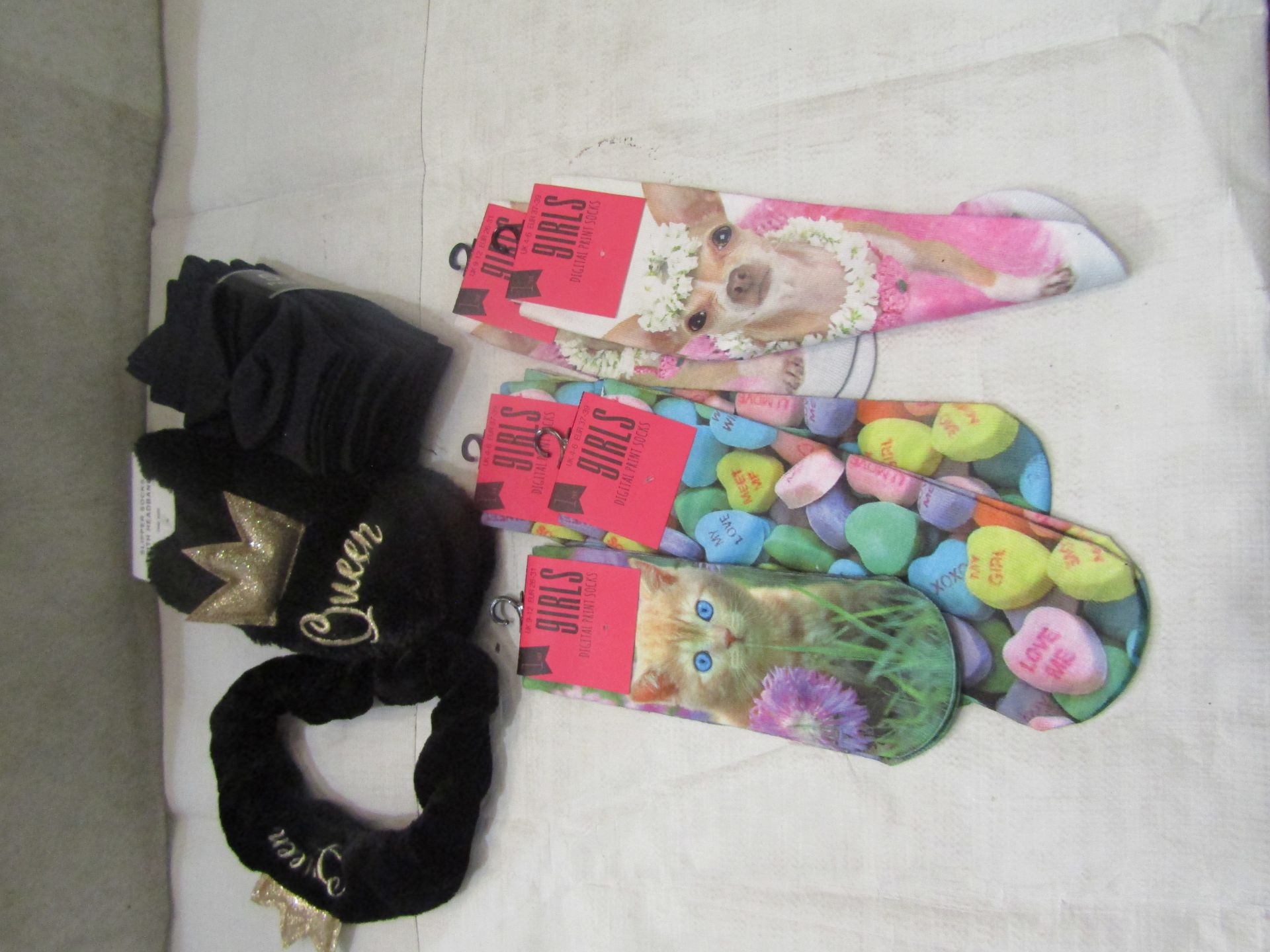 7 X Items Being 1 PK of 5 Ladies Black Socks Size 4-8 5 X Pairs of Various Sizes Animal Design Socks