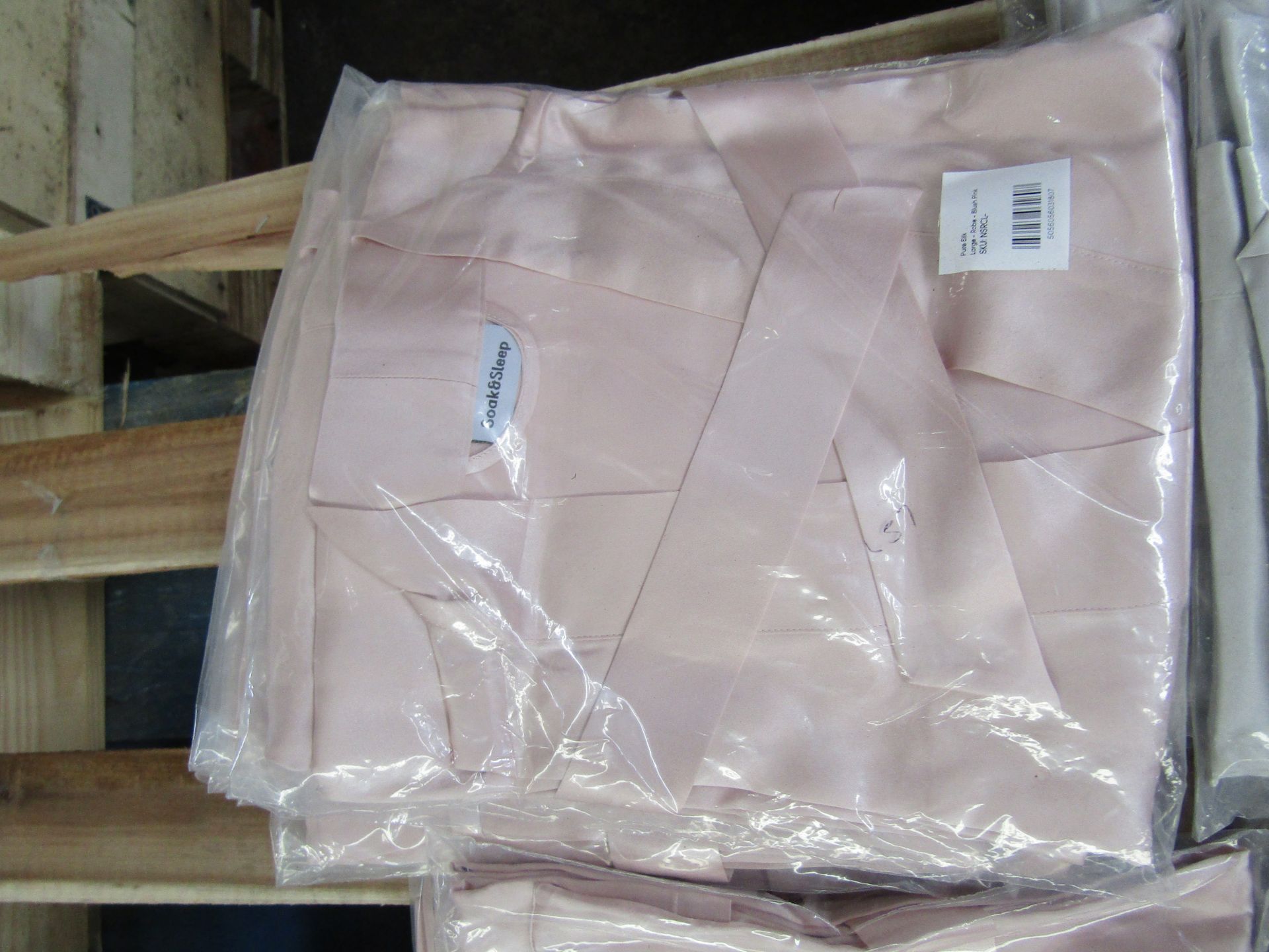 Soak & Sleep Blush Pink Pure Silk Large Robe RRP 70 Wrap yourself in irresistable luxury and relax