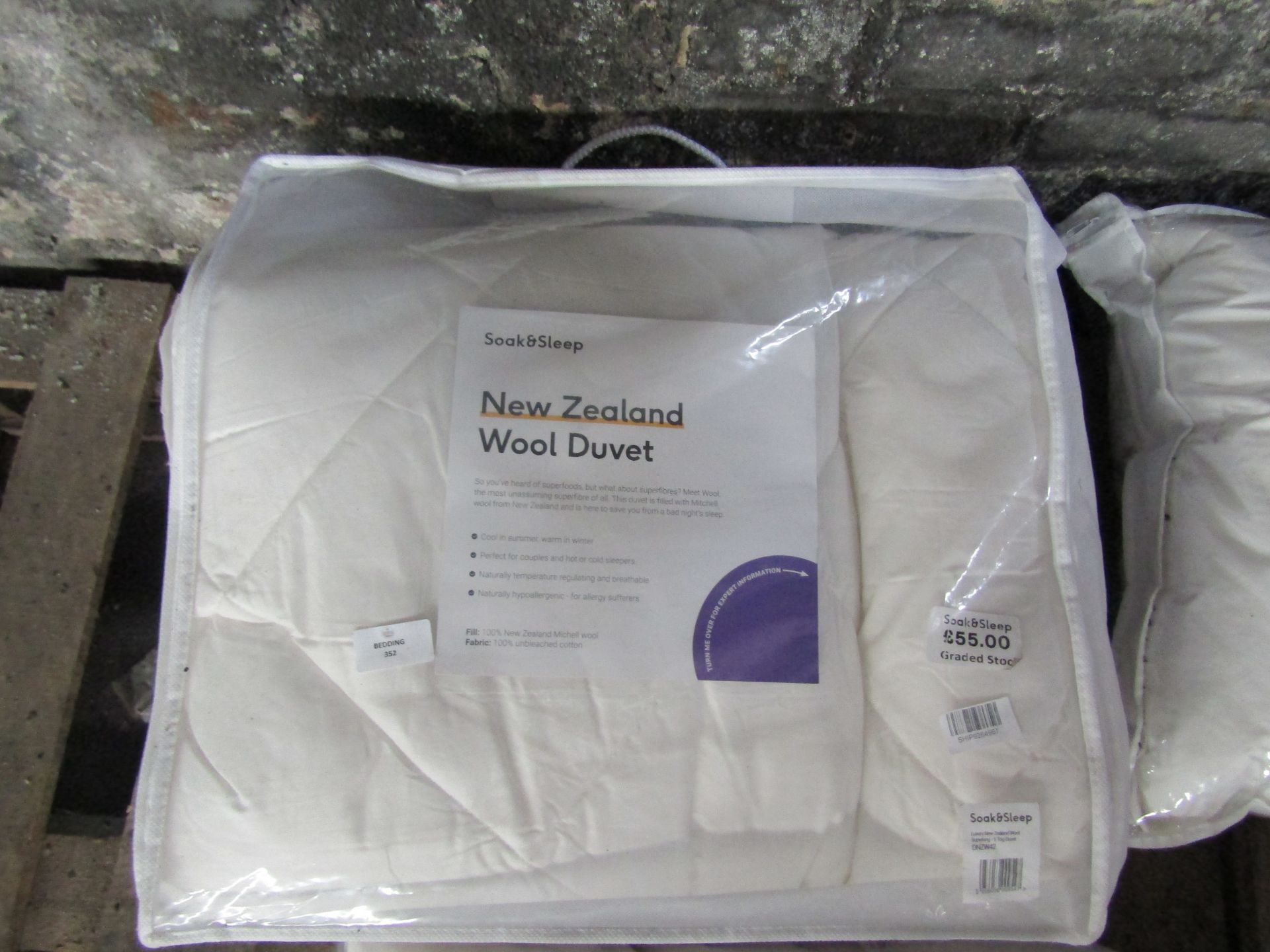 Soak & Sleep New Zealand Wool Duvet Superking 9.5tog RRP 105 We've filled this duvet with - Image 2 of 2