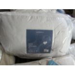 Soak & Sleep Supremely Soft & Down Medium Pillow RRP 54 This product has been graded in A condition,