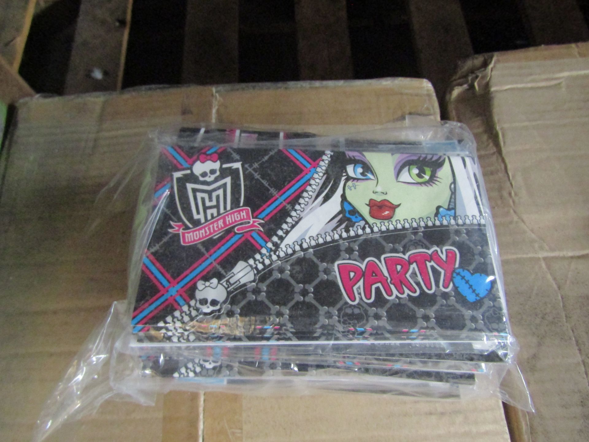 Box of 240x packs of Monster High party invitations, all unused
