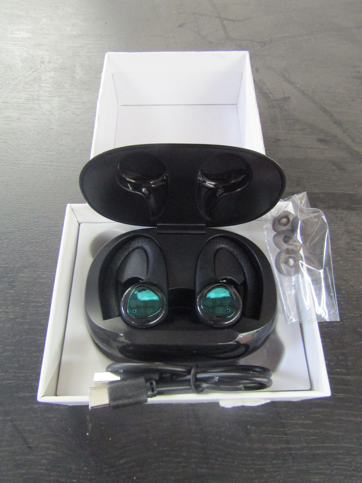 True Wireless Earbuds With Charing Case - Unchecked & Boxed.