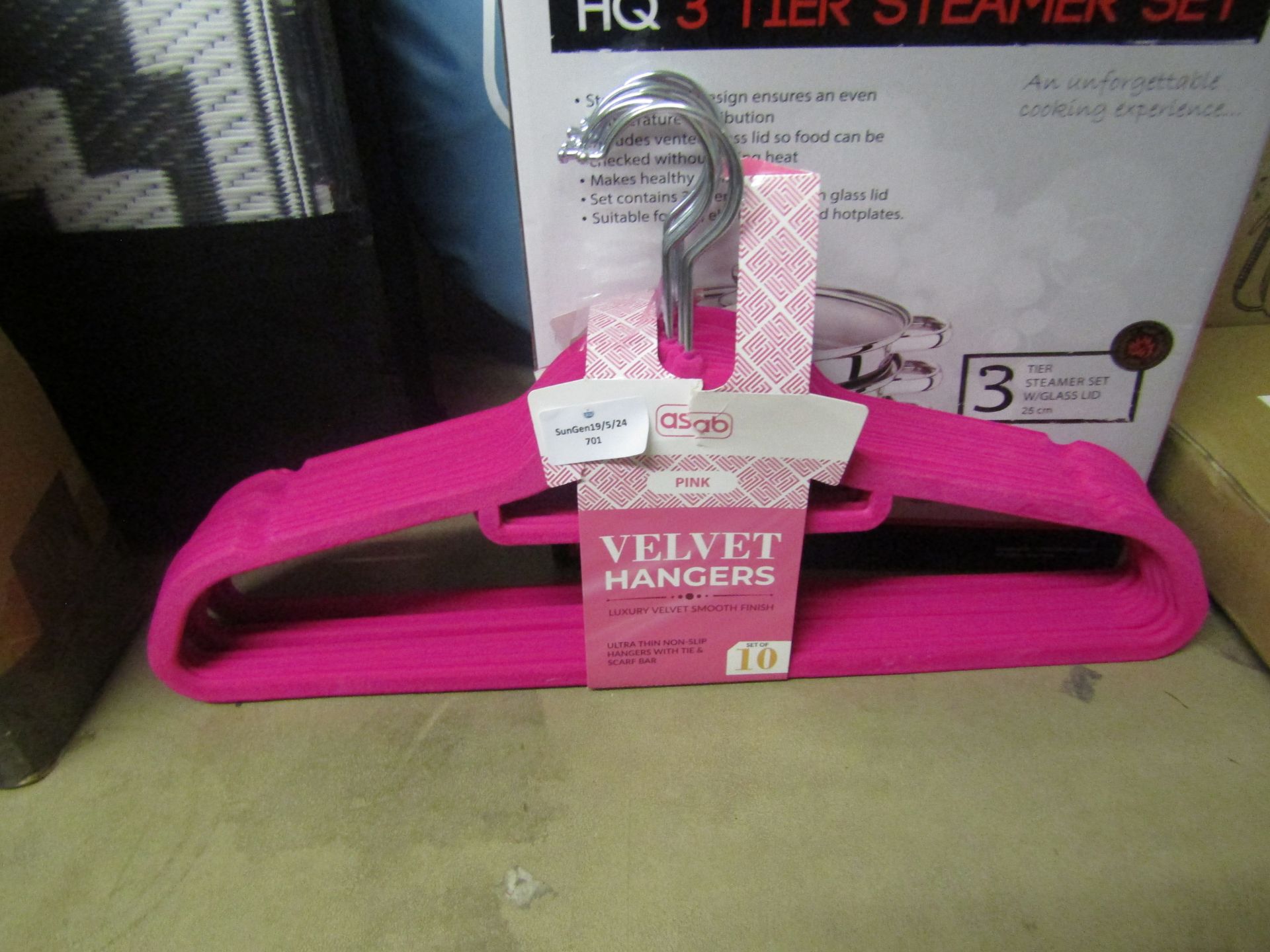 Asab 10 Pack Velvet Hangers Pink - Unchecked & Unpackaged.