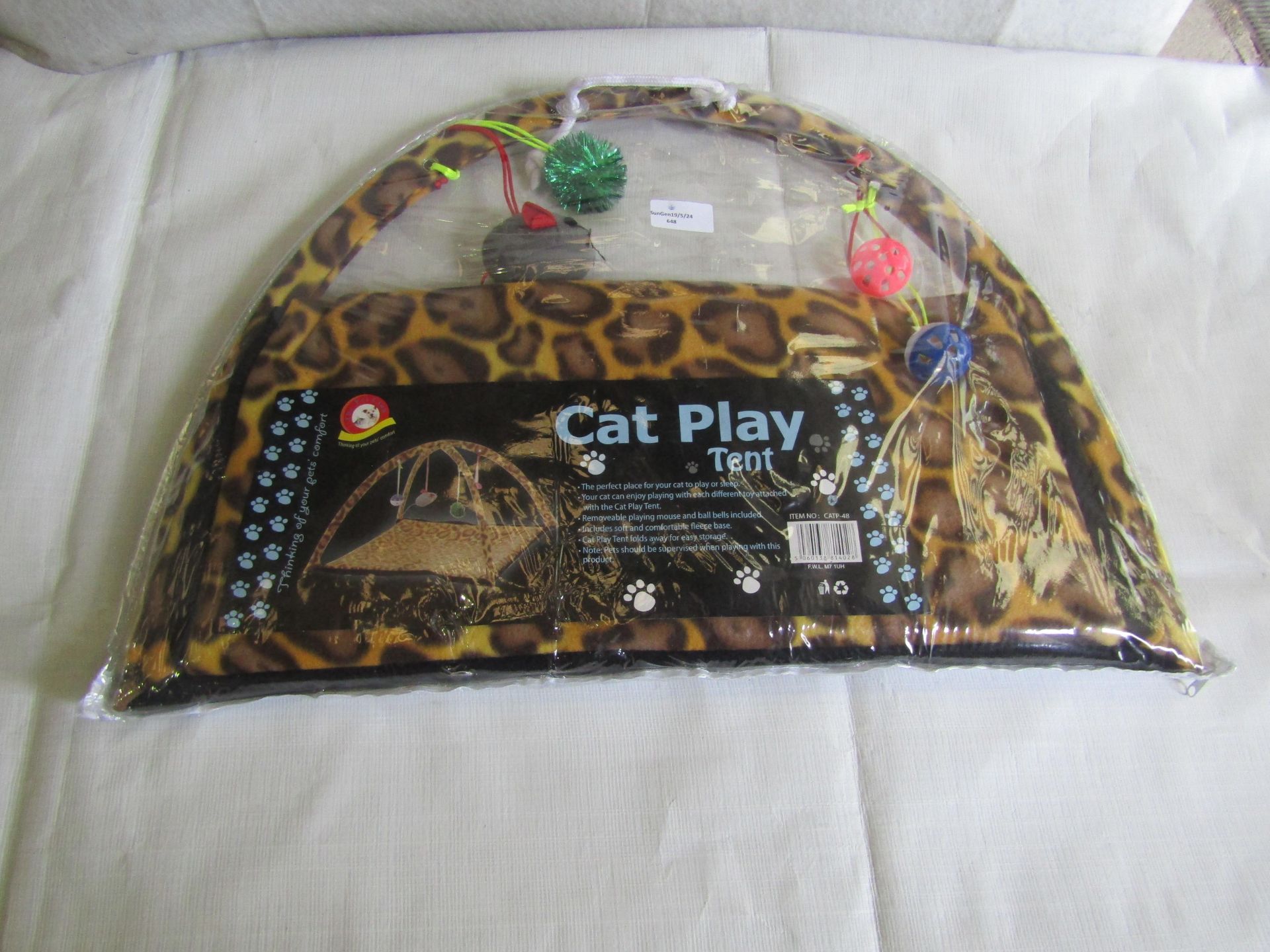 The Pet Club Cat Play Tent - Looks Unused & Packaged.