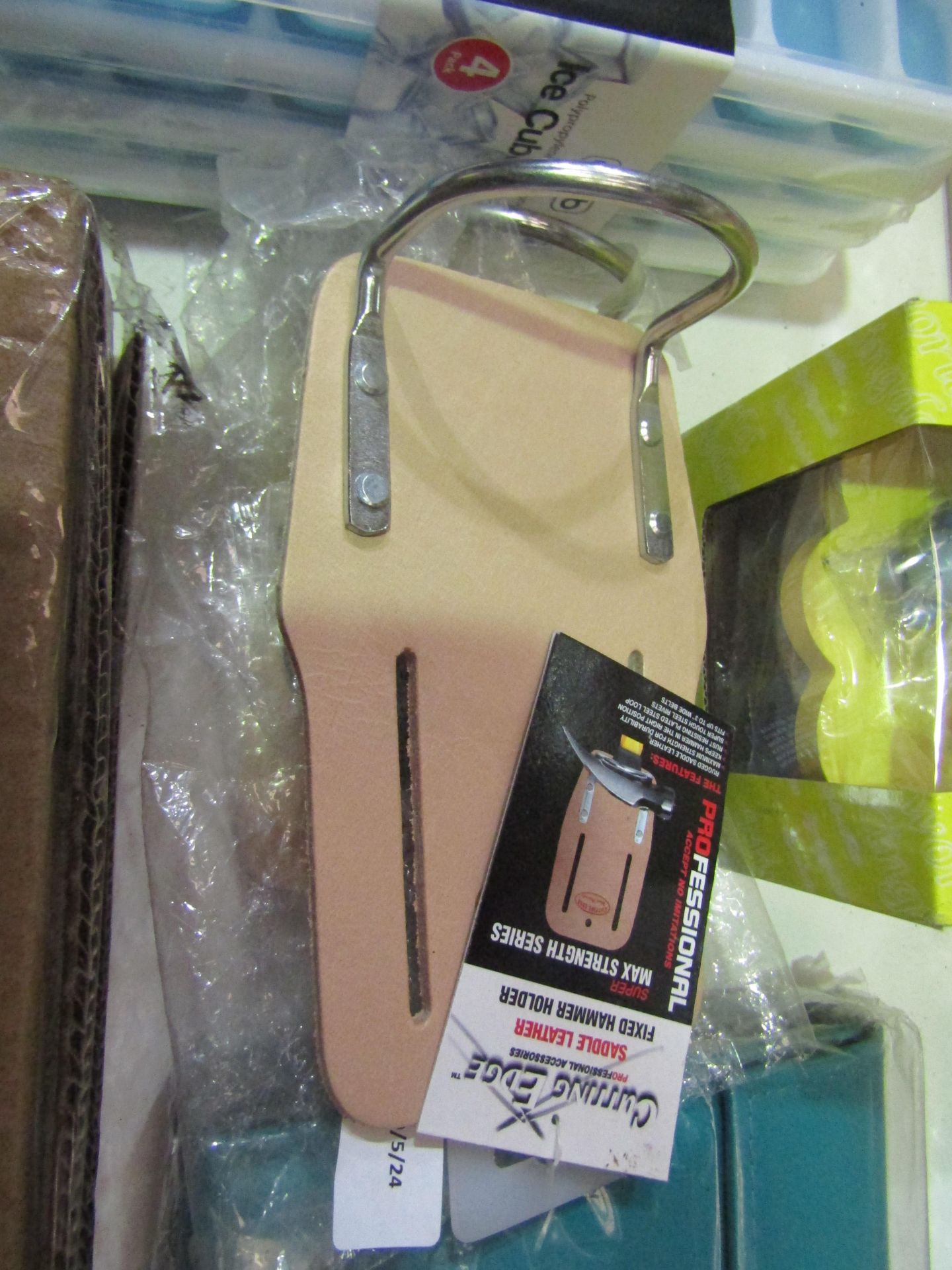 Cutting Edge Sadle Fixed Leather Hammer Holder, Unchecked & Packaged.