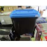 Pet Favourites 30L Large Pet Food Container, Blue/Black - Looks To Be In Good Condition.