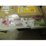 4x Kitchen Accessoires, See Image, Unchecked & Packaged.