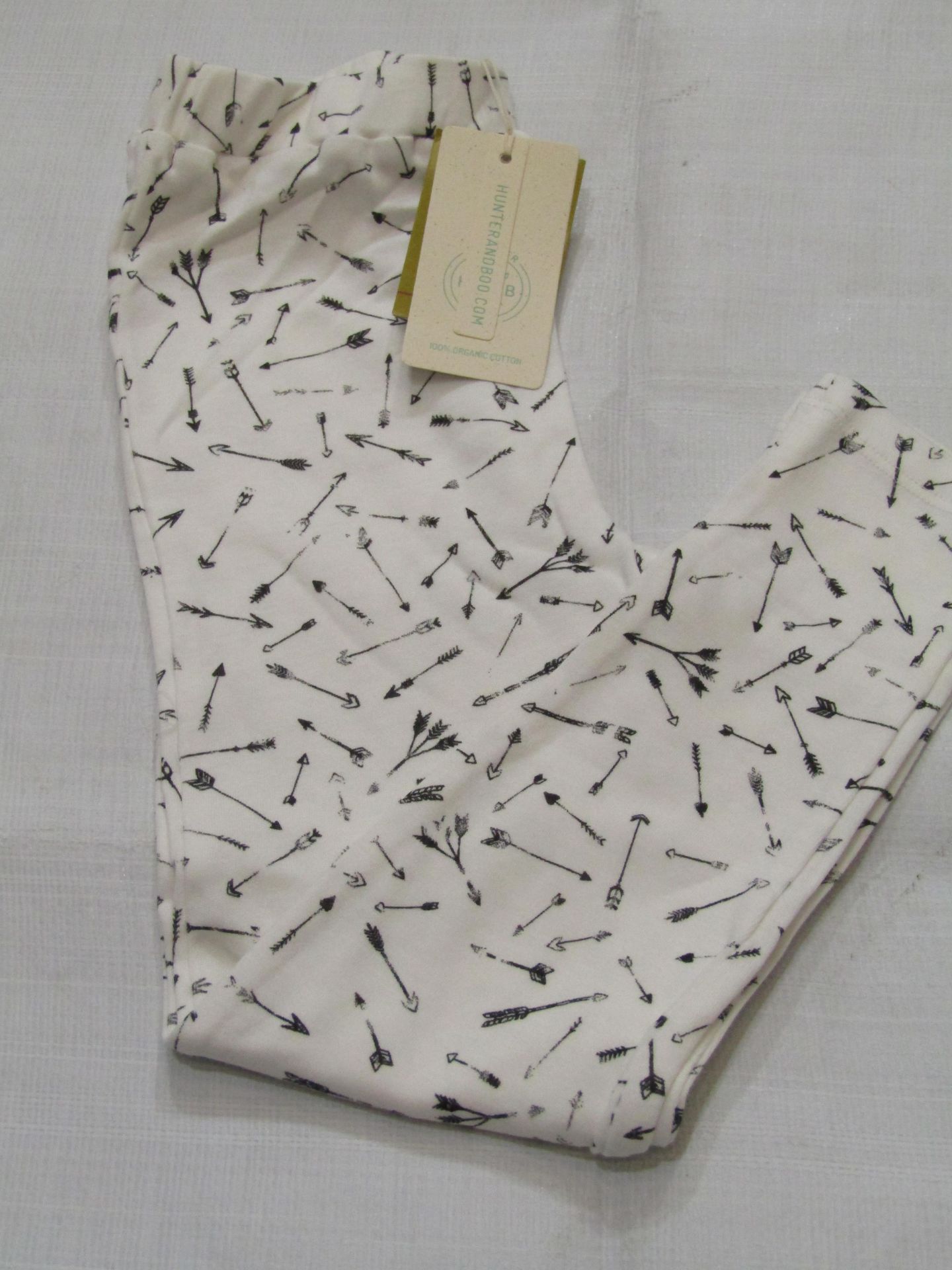 2 X Hunter & Boo Arrow Print Leggings Age 4-5yrs New & Packaged - Image 2 of 2