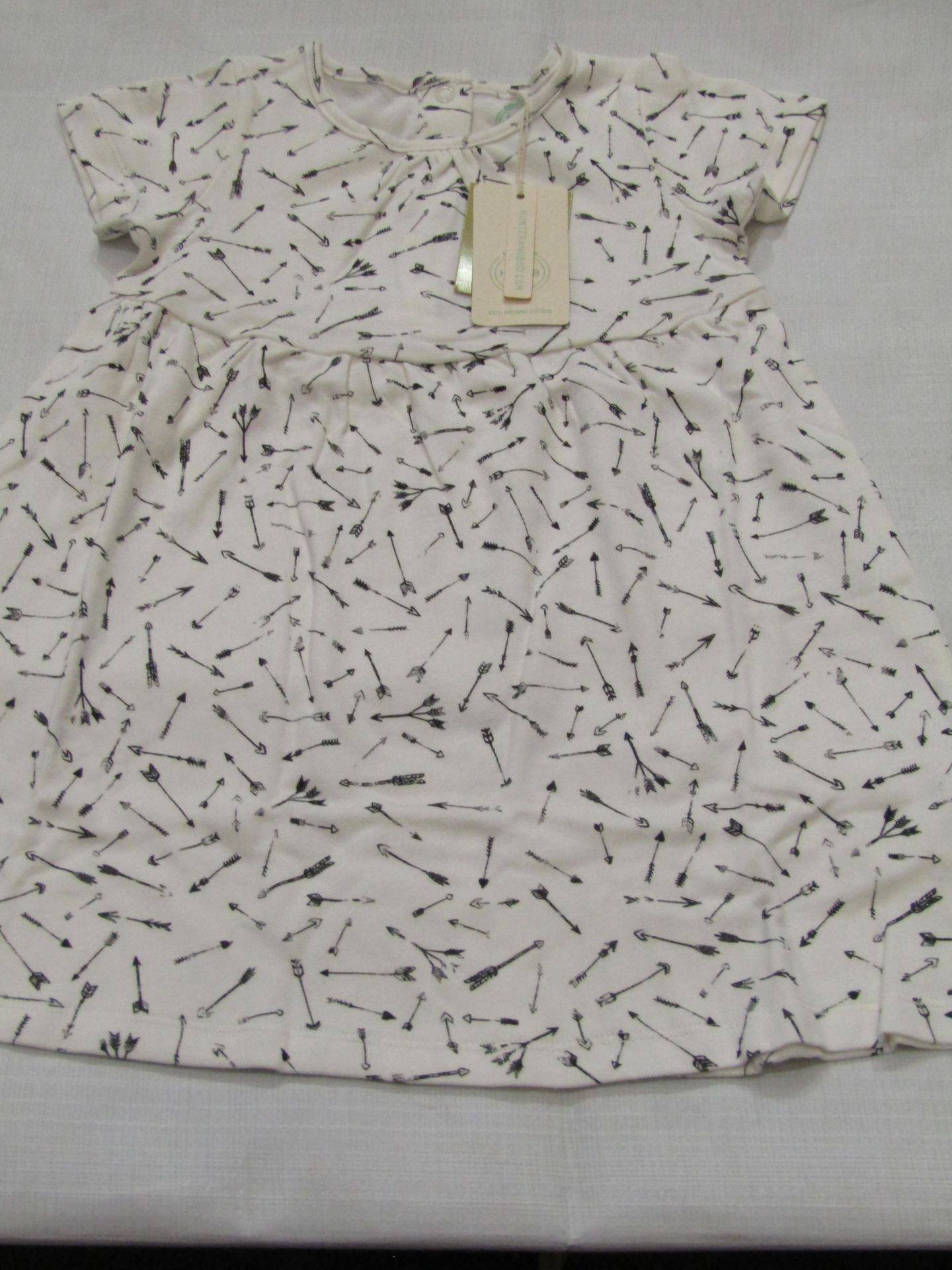 Hunter & Boo Arrow Print T/Shirt Dress Age 2-3 yrs New & Packaged RRP £32 - Image 3 of 3