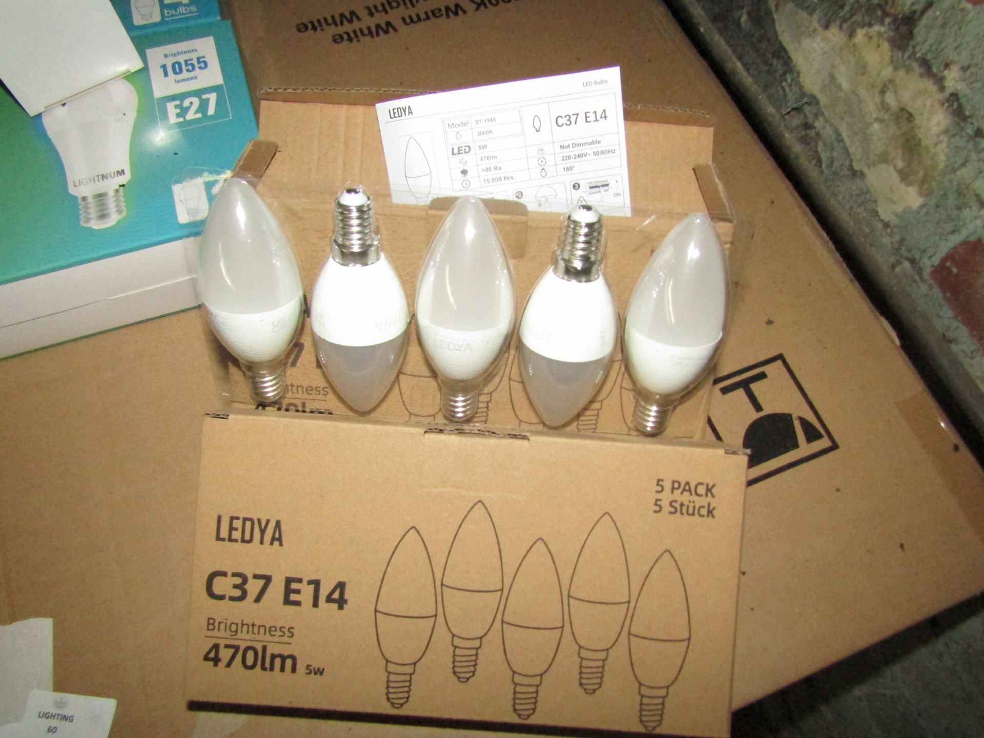 2X LEDYA - C37 E14 470 Lumen LED Light Bulbs - Pack of 5 - New & Boxed.