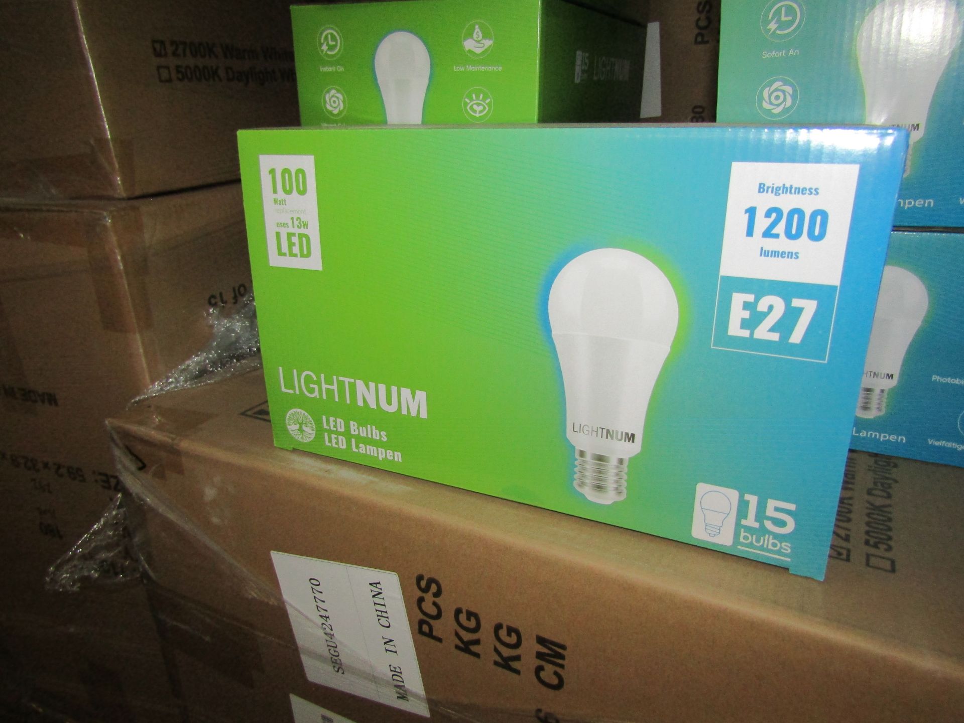 2X LIGHTNUM - E27 1200 Lumen LED Light Bulbs - Pack of 15 - New & Boxed.