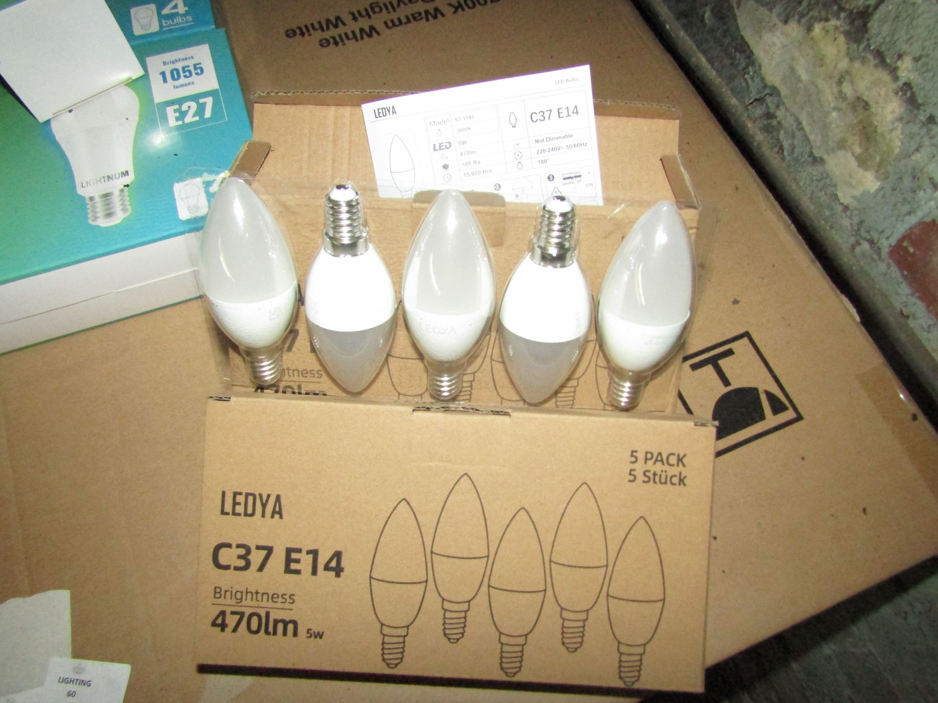 2X LEDYA - C37 E14 470 Lumen LED Light Bulbs - Pack of 5 - New & Boxed.