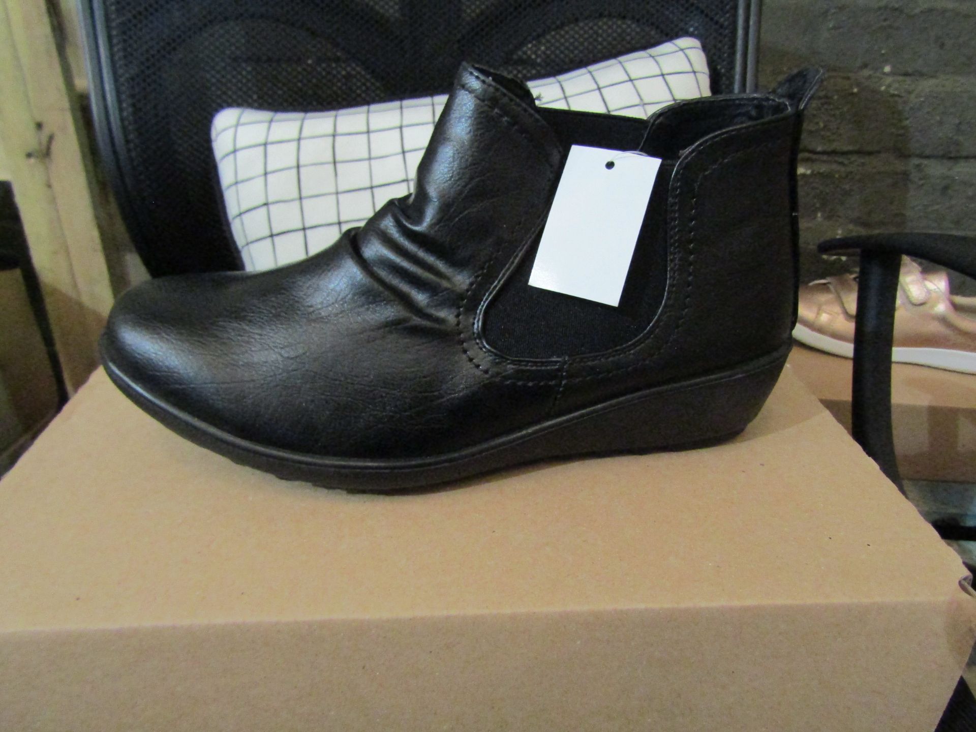 JD Williams Heavenly Soles Ladies Fitflop Chelsea Boots, Size: 5EEE - Unworn & Boxed.