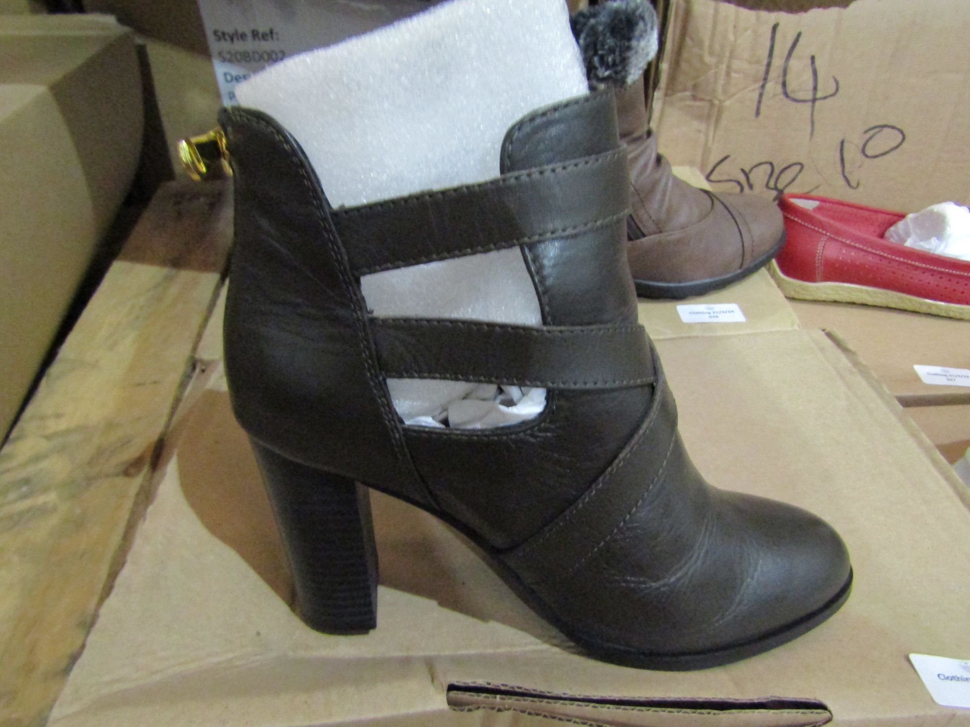 JD Williams Sole Diva Ladies High Ankle Heeled Boots, Size: 4 - Unused & Boxed.