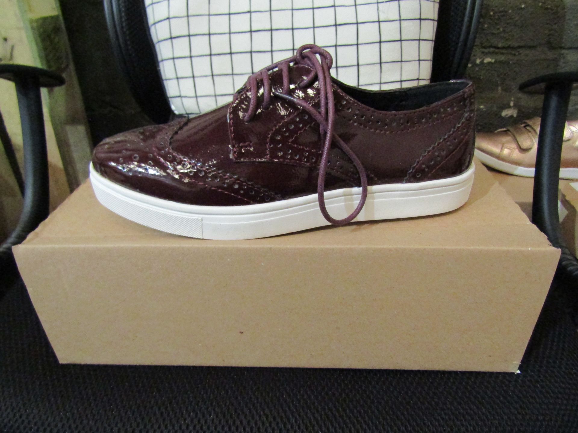 Ladies Trainer/Shoe, Size Uk 4, Bordo, Unworn & Boxed. See Image.