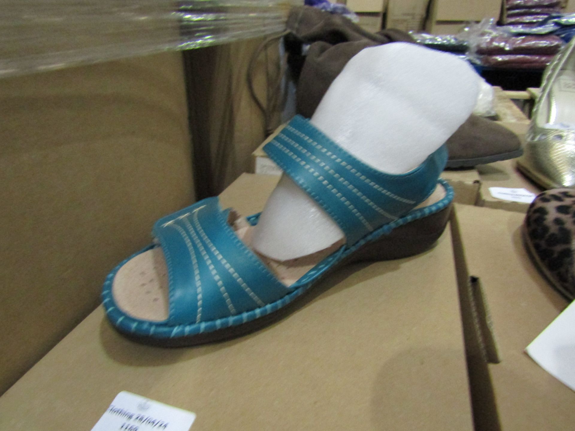 Ladies Sandles, Green, Size Uk 4E, Unworn & Boxed.