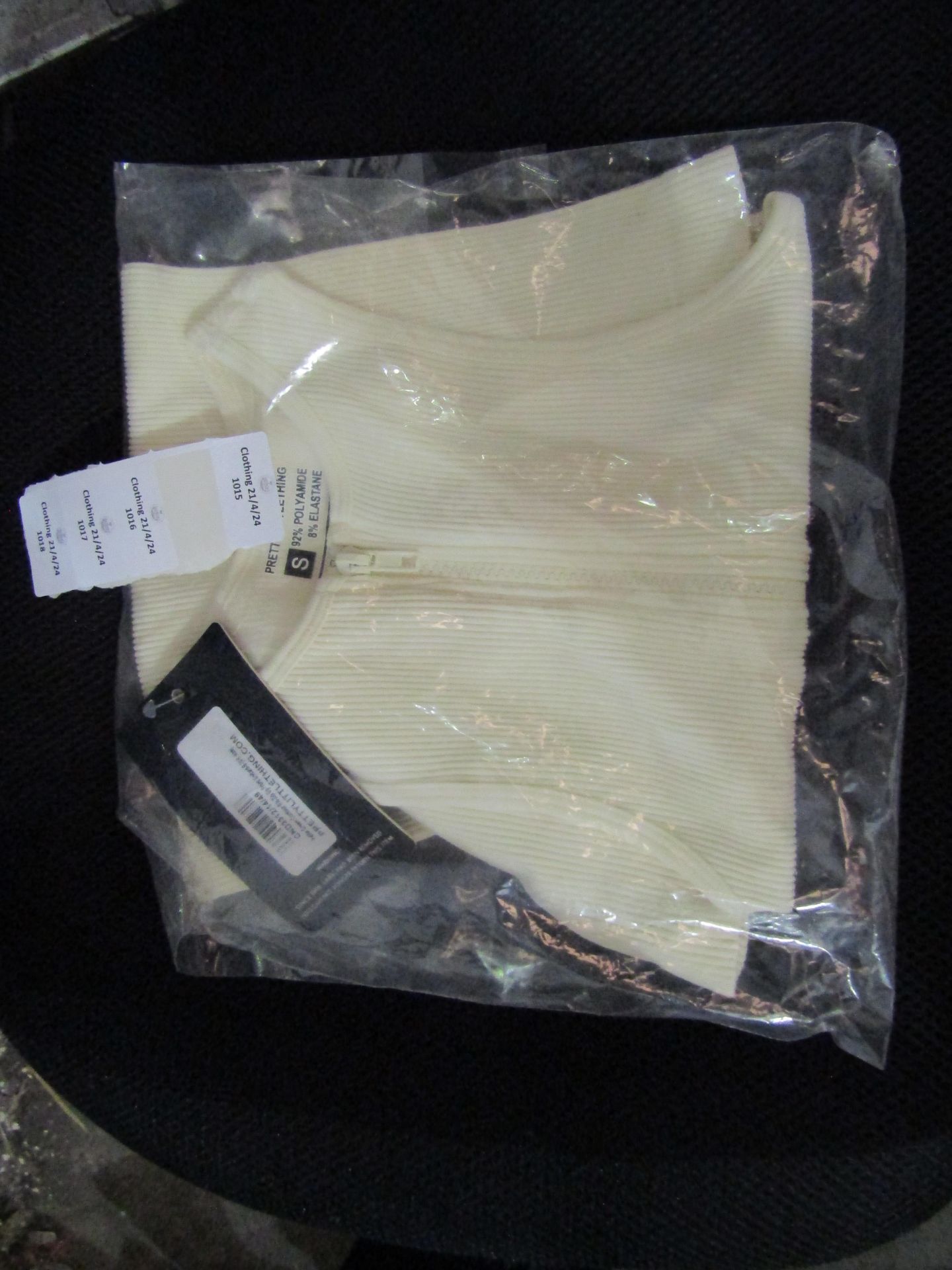 6 x PrettyLittleThing Petite Cream Contour Rib Zip Up Front Unitard, Size: Small - New & Packaged.