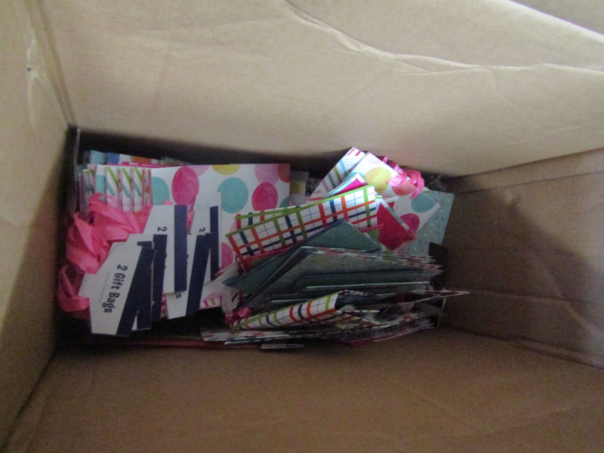 1X Box Containing Various Unchecked Sample Gift Bags - Viewing Always Recommend.